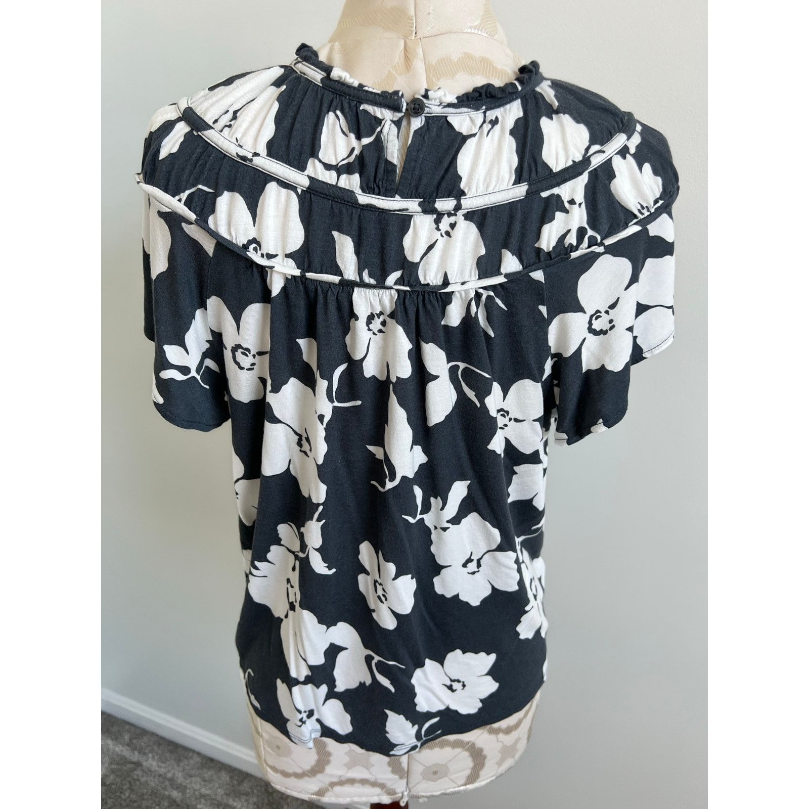 Loft Loft Outlet Short Sleeve Lightweight Floral Blouse Medium Size M / US 6-8 / IT 42-44 - 4 Thumbnail