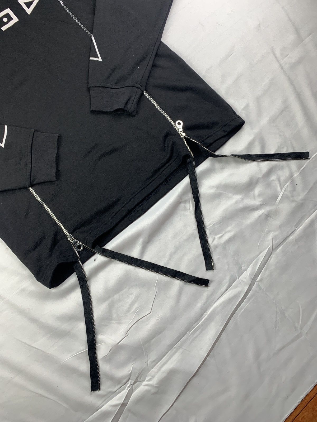 C2H4 C2H4 Black Cyberpunk 2 Over-Zip Code Logo Graphic Hoodie Size US S / EU 44-46 / 1 - 3 Thumbnail