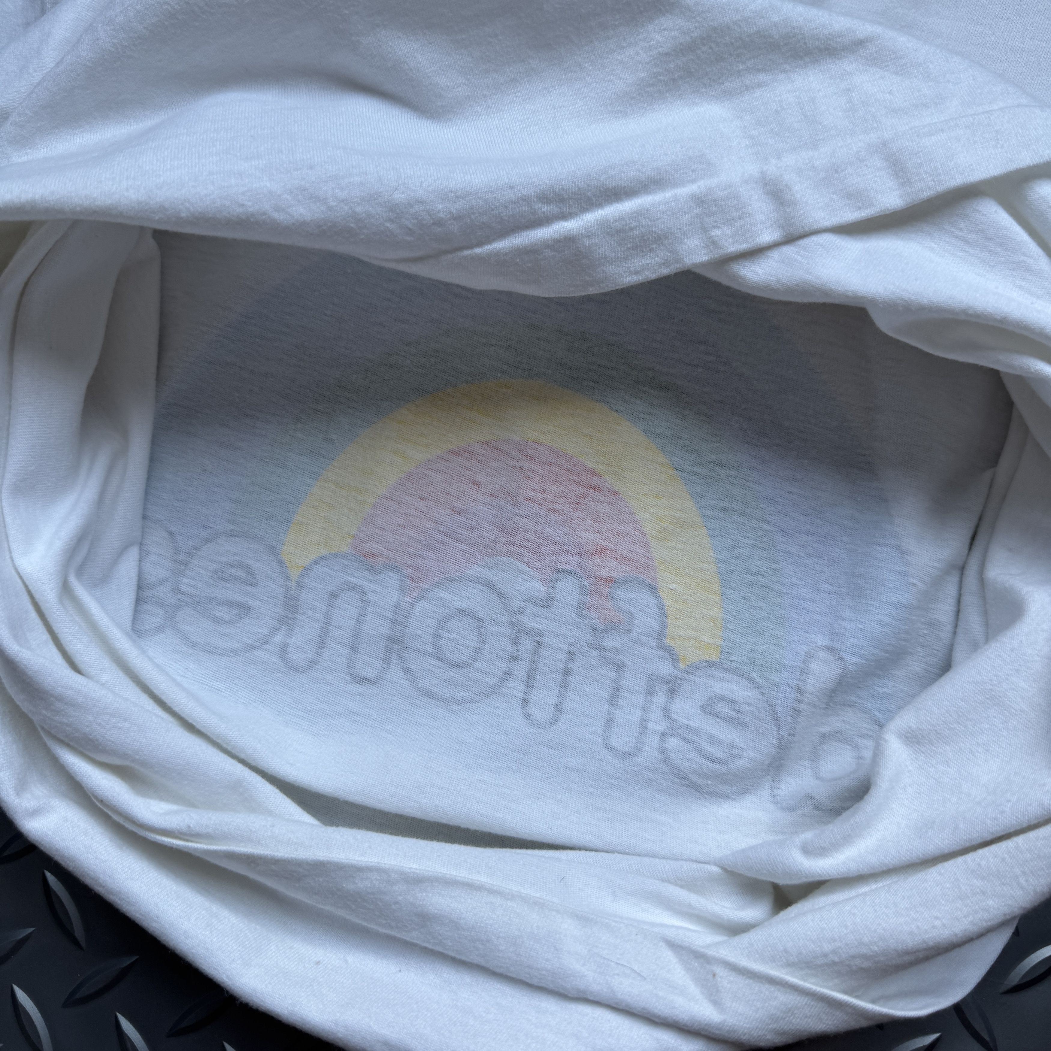 Band Tees Vintage Deftones Rainbow 90s T-Shirt Size US S / EU 44-46 / 1 - 11 Thumbnail