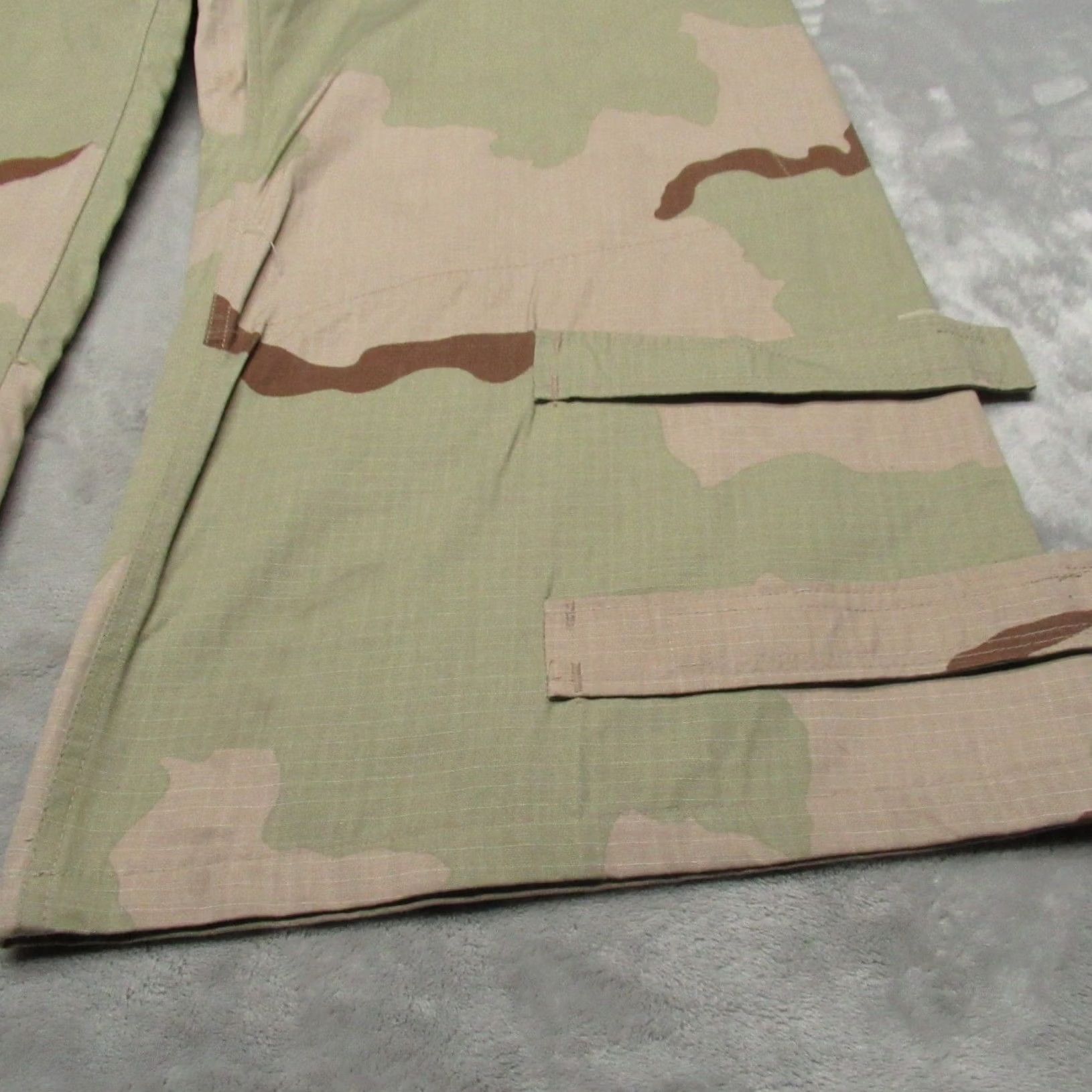 Vintage Military Cargo Pants Mens 38 Tan Desert Camouflage Cargo Pants Wide-Leg Military Mens 38x32 Vintage: No Size US 38 / EU 54 - 2 Thumbnail