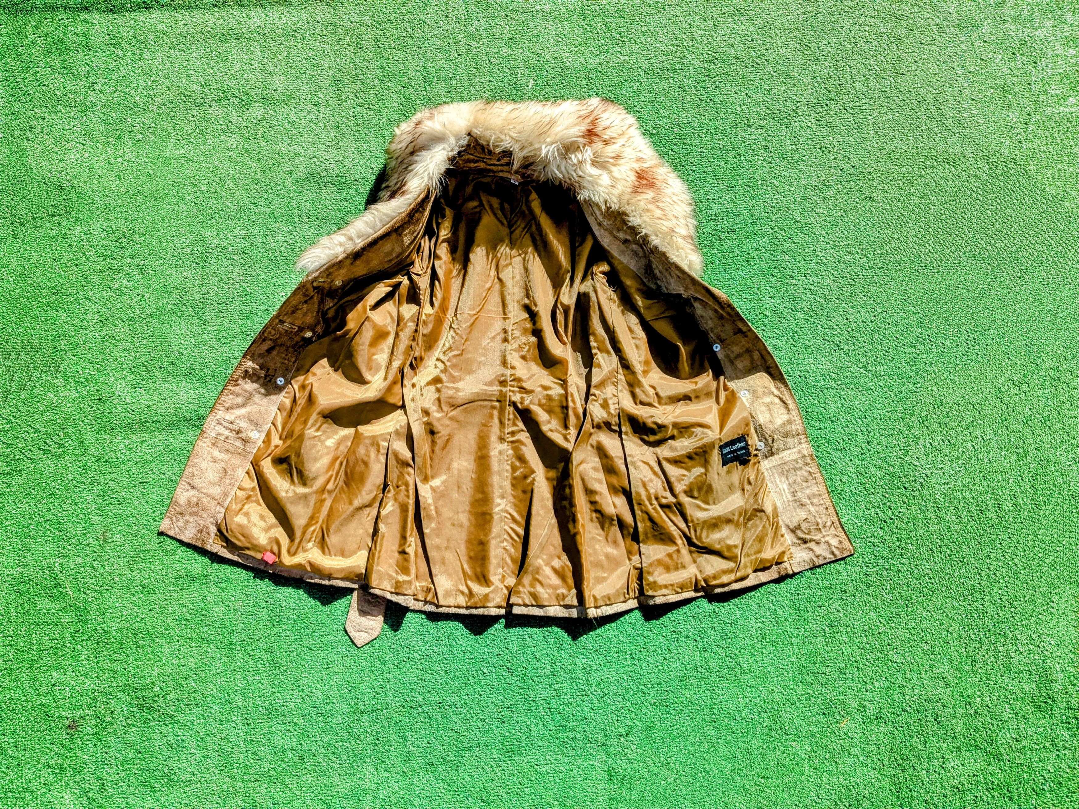 Vintage Vintage 1970s Petite Suede Fur Collar Button Trench Coat Size M / US 6-8 / IT 42-44 - 5 Thumbnail