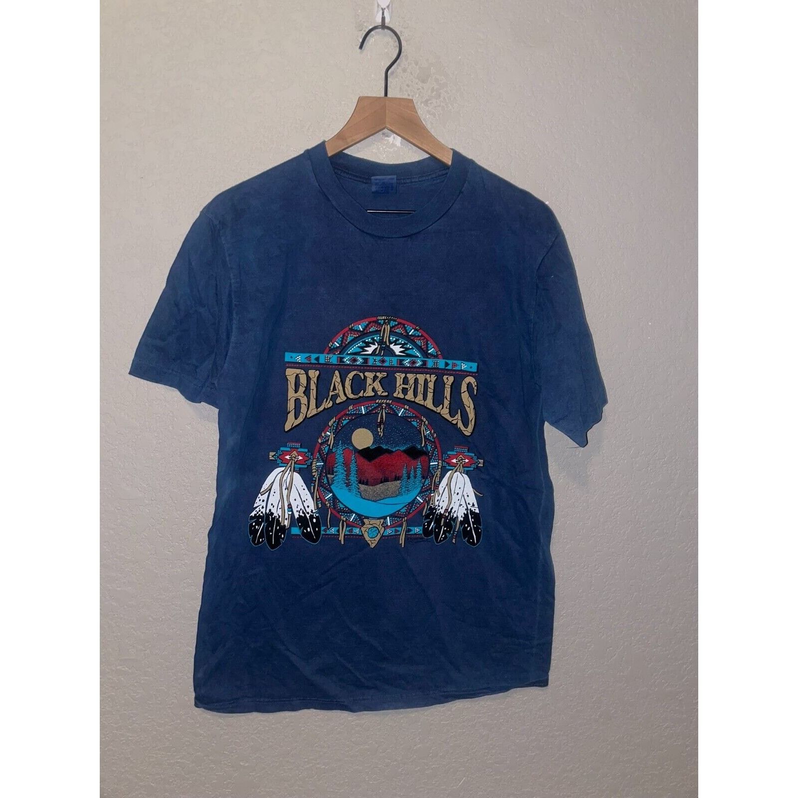Jerzees Vintage Black Hills Shirt SD Native American Tee VTG 90s M Size US M / EU 48-50 / 2 - 1 Thumbnail