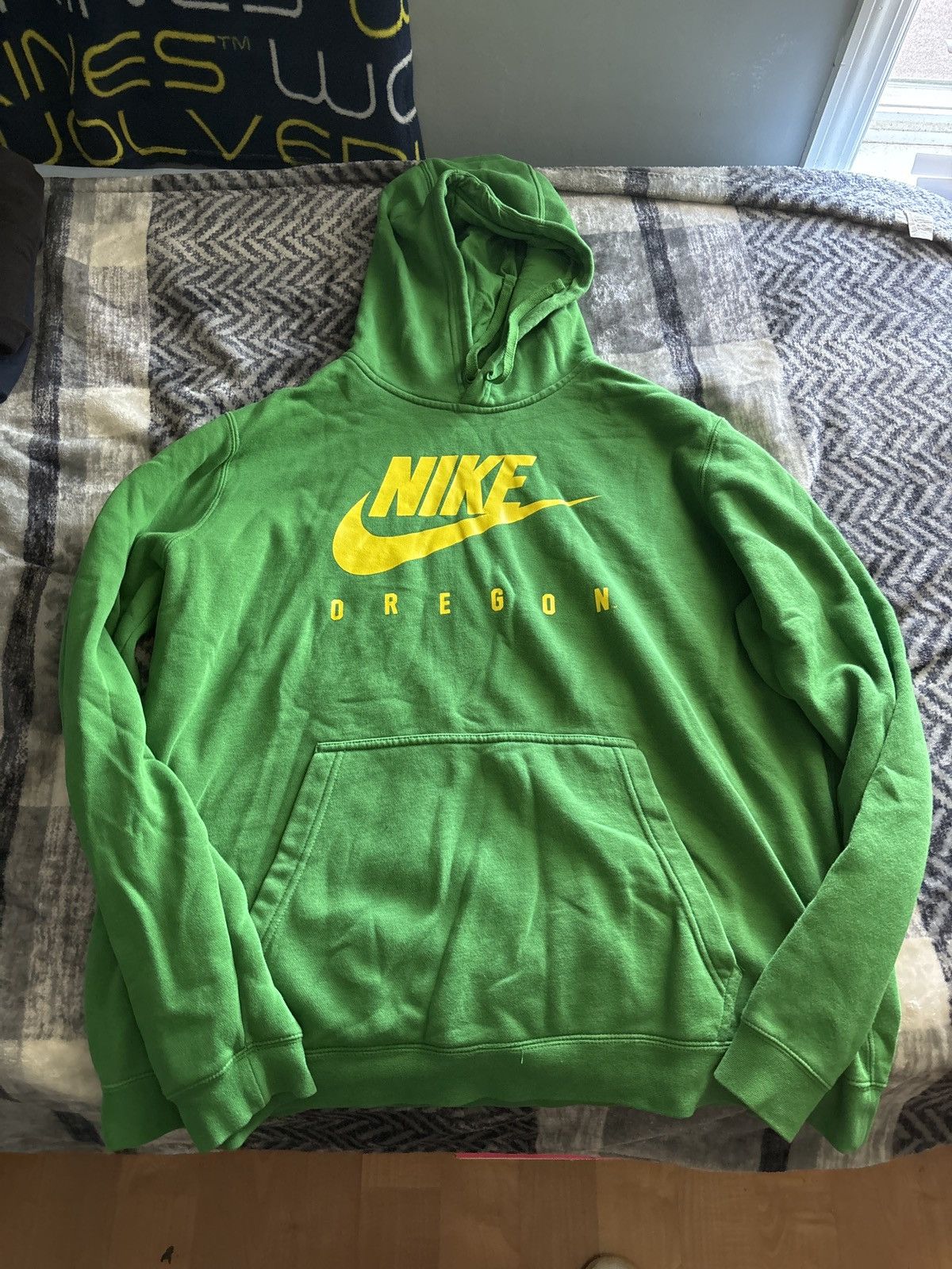 Nike Oregon shops Ducks hoodie