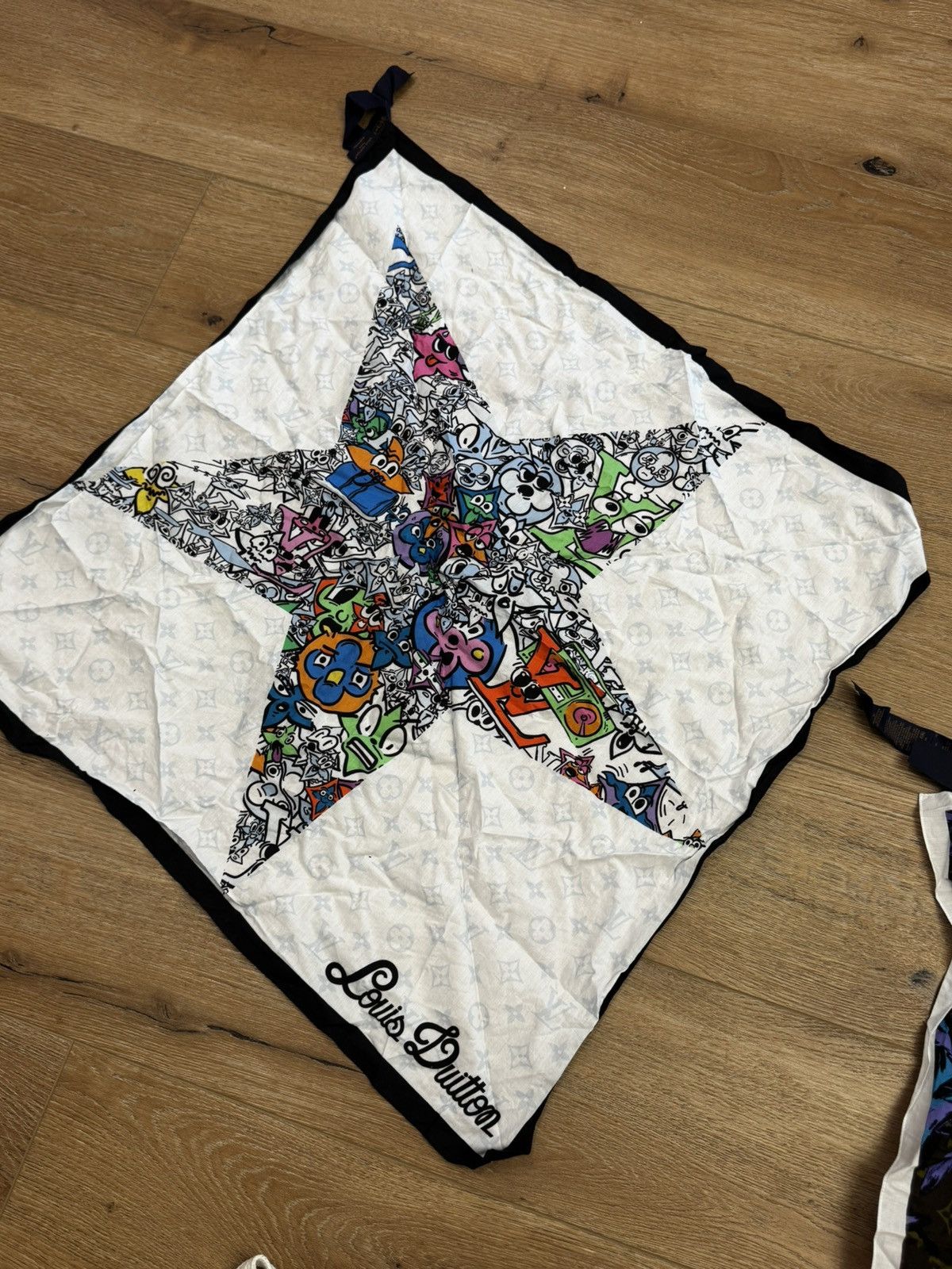 Louis Vuitton Louis Vuitton SS23 Scarves Collection Size ONE SIZE - 5 Thumbnail