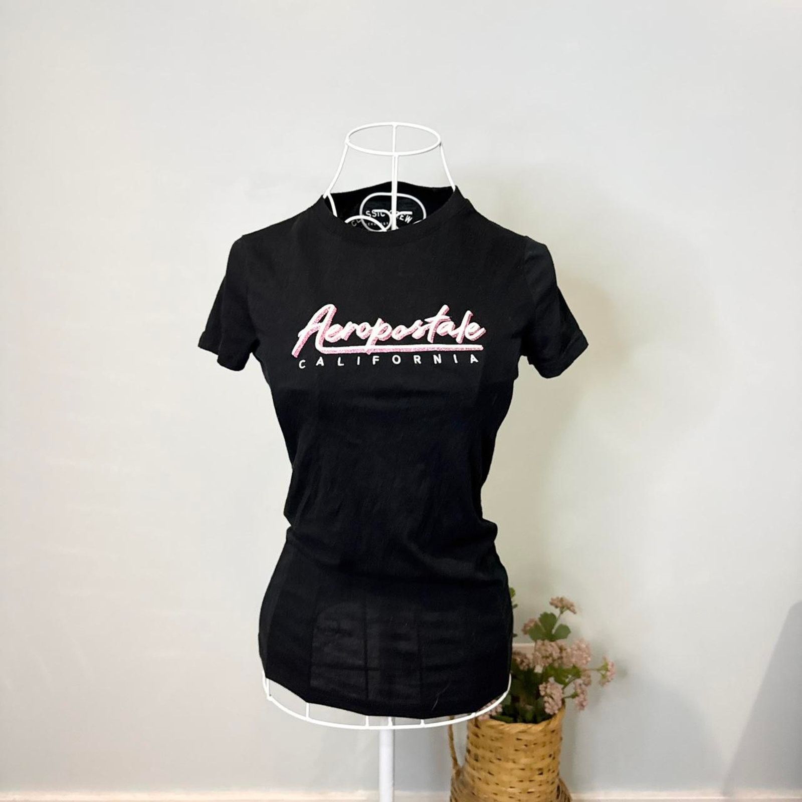 Aeropostale Cute vintage y2k black and pink Aeropostale tight t shirt Size S / US 4 / IT 40 - 1 Thumbnail