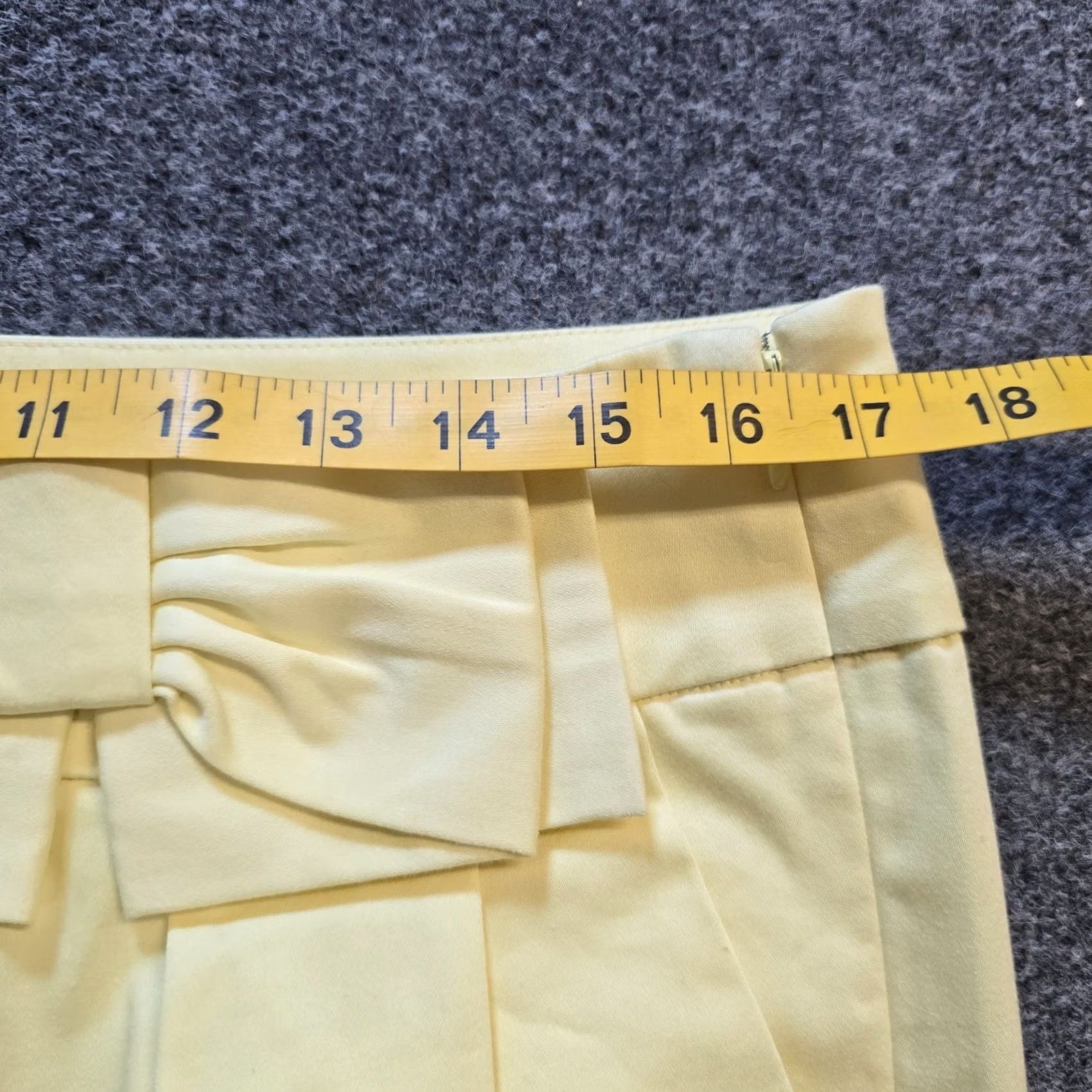 Vintage J. Peterman Pants Womens Size 12 Yellow Bow Cropped Capri Tapered Zip Front Flat Front Summer Preppy Casual Mock-Not-Needed Size 34" / US 12 / IT 48 - 6 Thumbnail