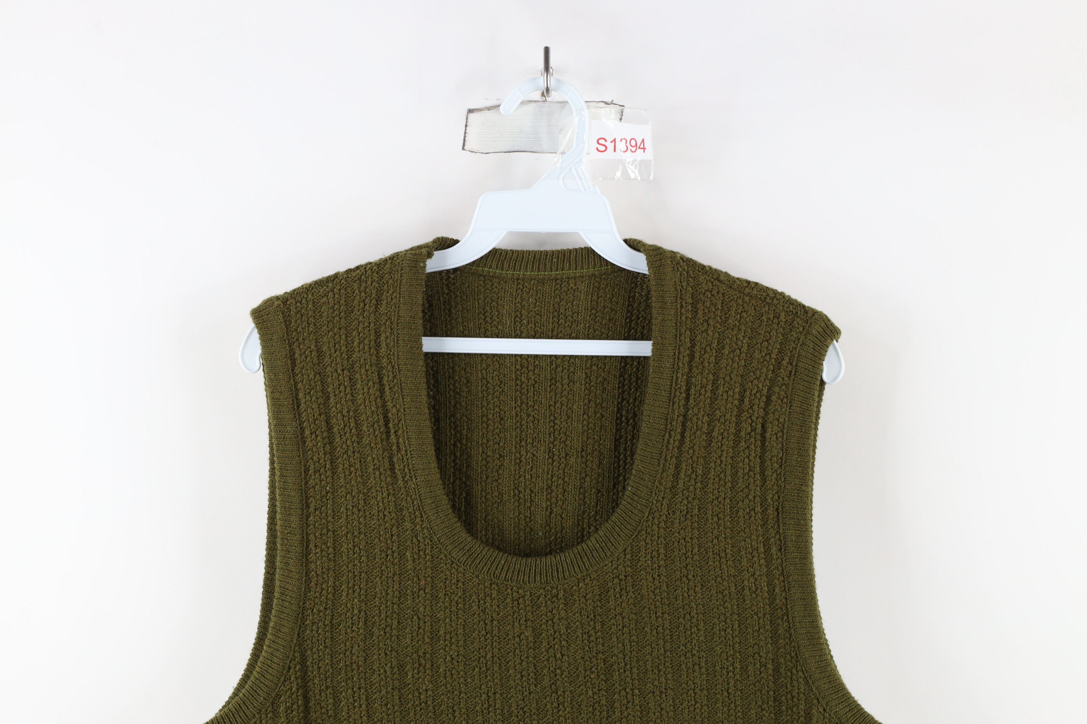 Vintage 60s 70s Streetwear Textured Ribbed Knit Sweater Vest