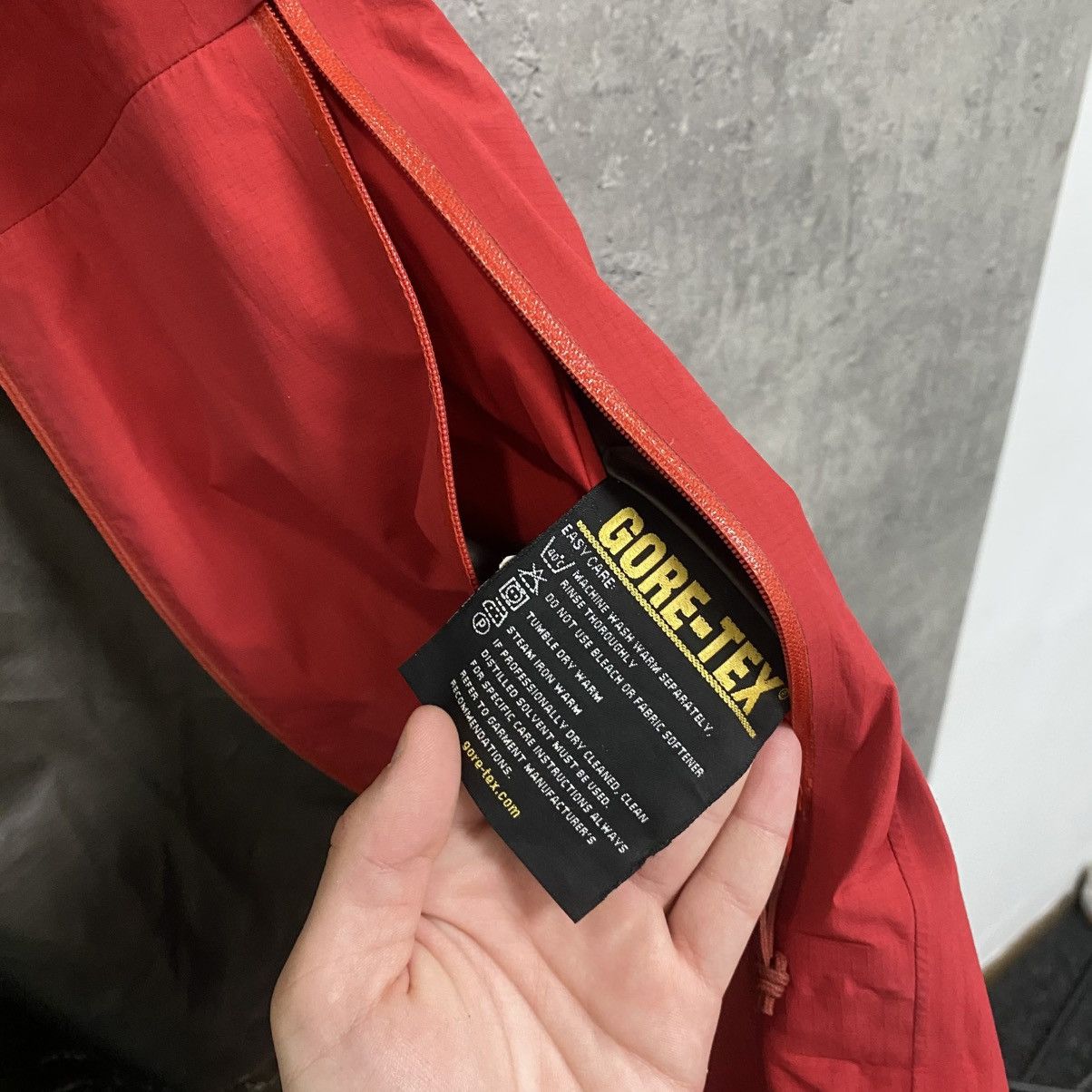 Arc'teryx Men's Arcteryx Beta Gore-Tex Jacket Gorpcore Size US M / EU 48-50 / 2 - 17 Thumbnail