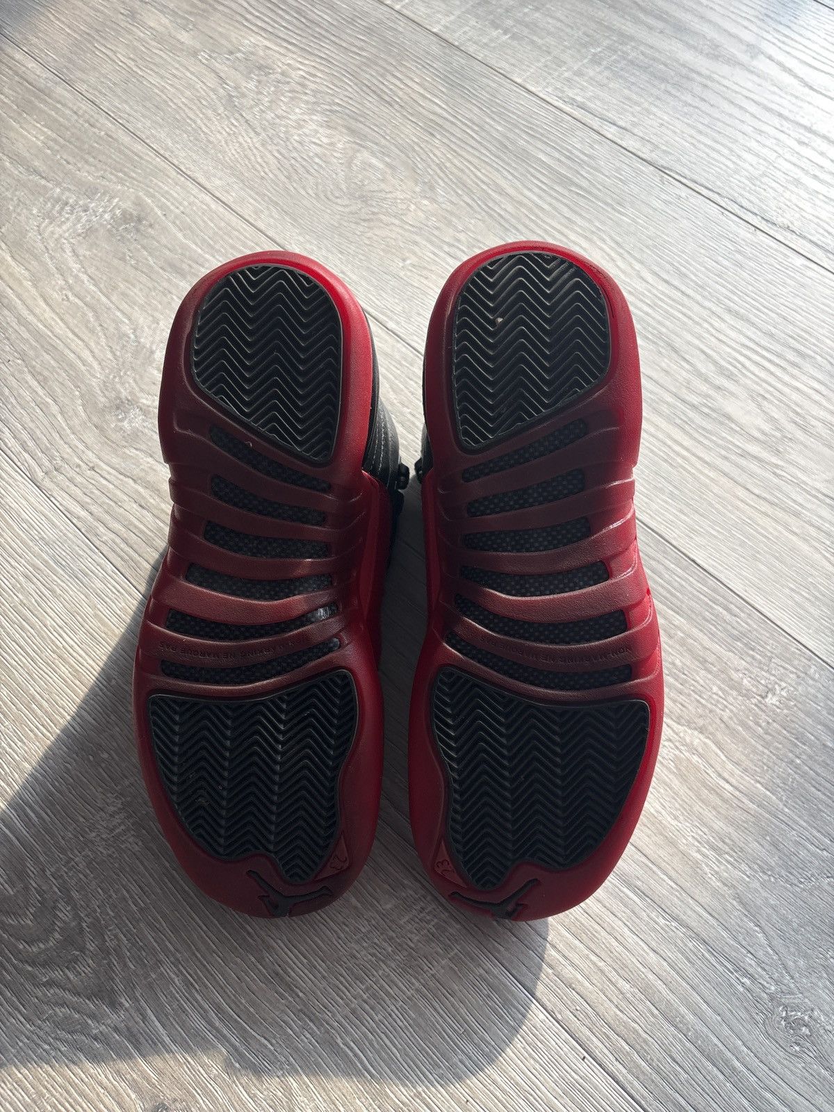Jordan Brand Jordan 12 ‘flu game’ 2015 pair 100% authentic w/ Orginal box Size US 6 / EU 39 - 2 Thumbnail