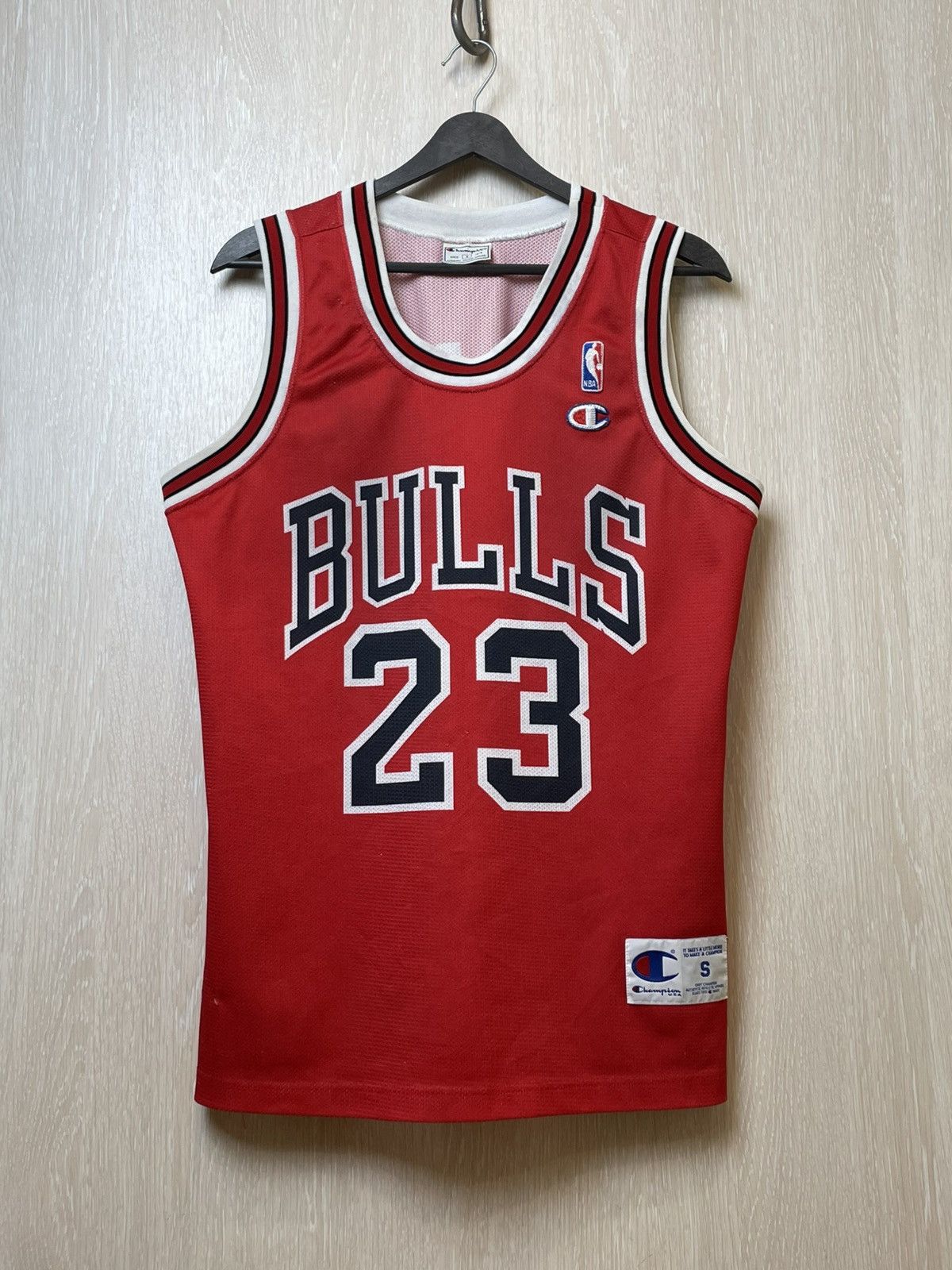 Champion × NBA × Vintage Vintage Champion Chicago Bulls Michael Jordan 23 Jersey Size US S / EU 44-46 / 1 - 1 Thumbnail