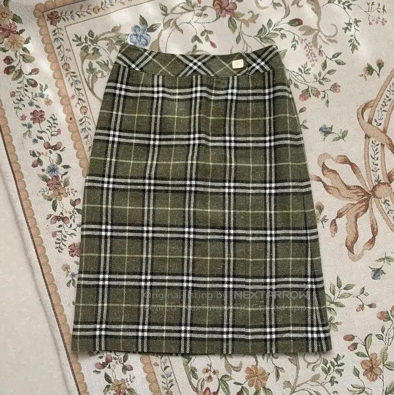 Burberry Green Plaid Women's Skirt.