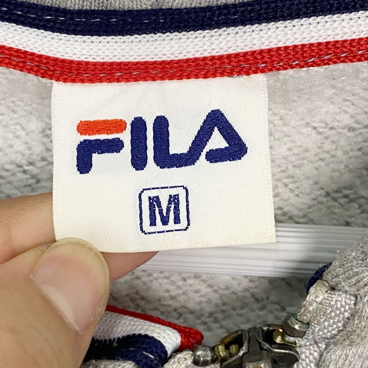 Vintage Vintage Fila Hoodie Patch Logo RePullover Gray Jumper Size M Size US M / EU 48-50 / 2 - 7 Thumbnail