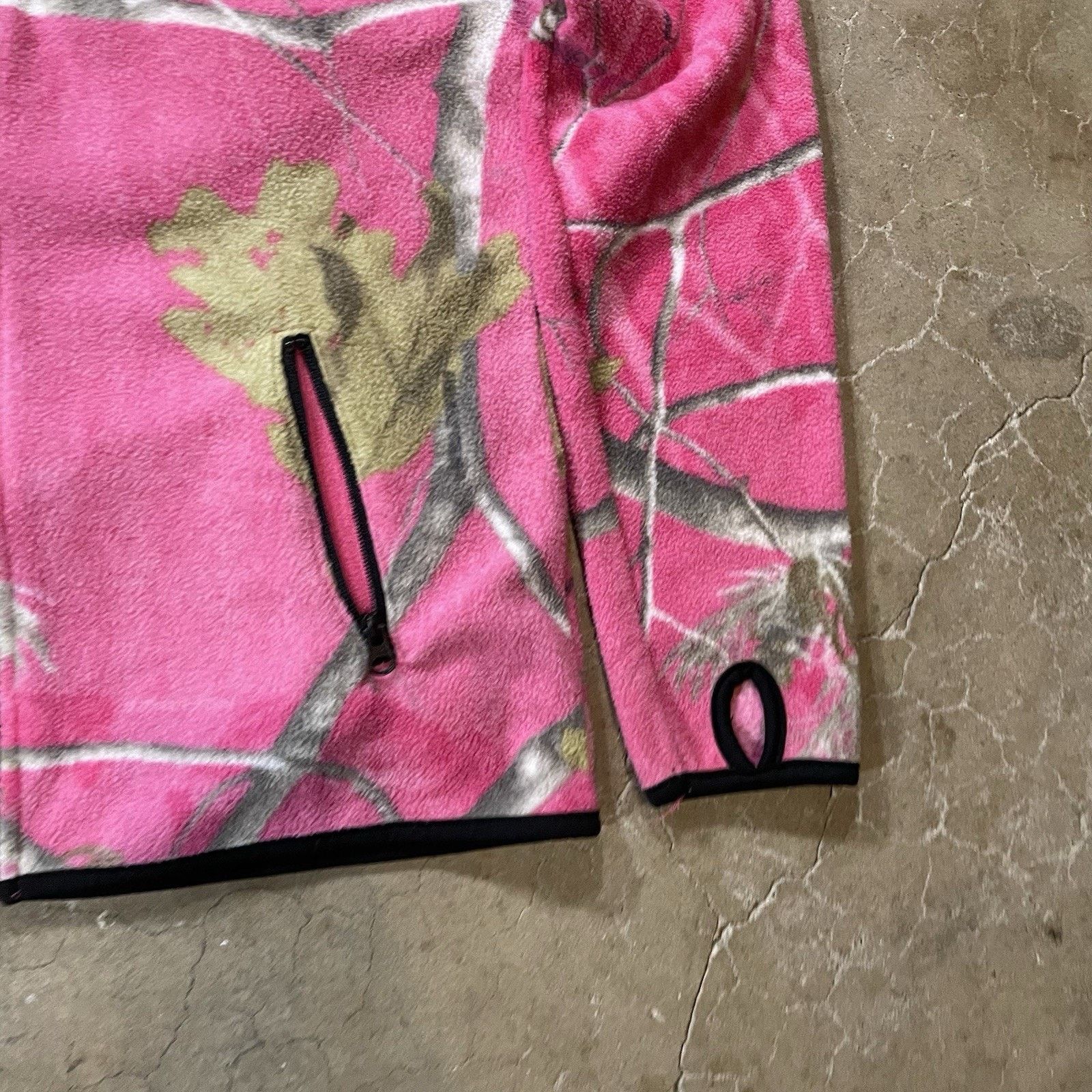 Realtree Realtree Women's Pink Camo Zip Fleece Jacket Realtree Small Size S / US 4 / IT 40 - 5 Thumbnail