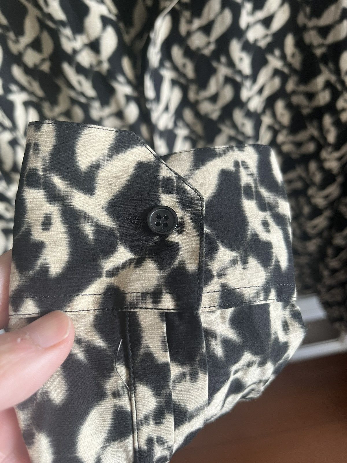 Saint Laurent Paris Abstract print shirt collar size 41 Size US M / EU 48-50 / 2 - 17 Thumbnail