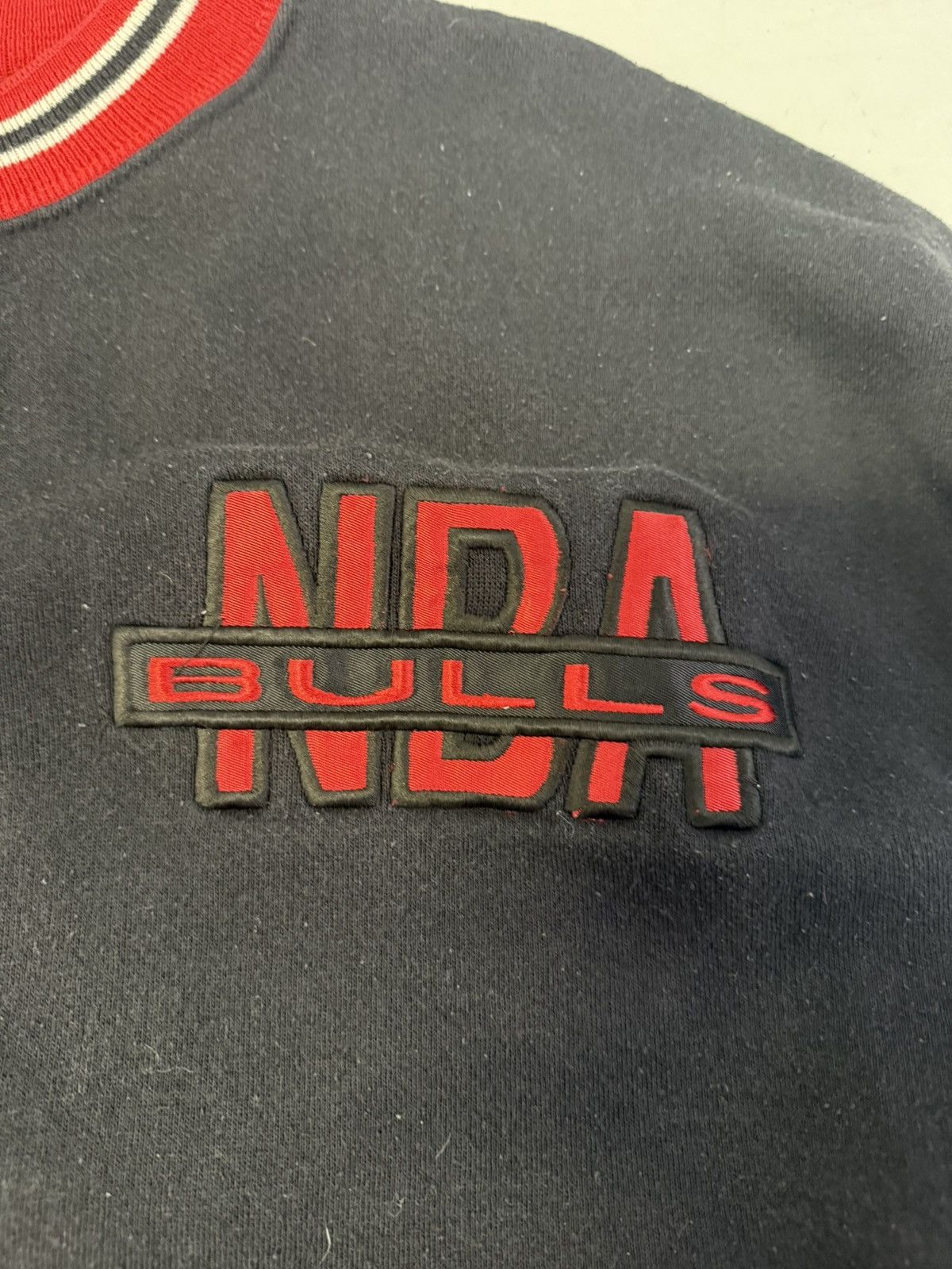 NBA × Nutmeg Vintage Chicago bulls crewneck Size US M / EU 48-50 / 2 - 4 Thumbnail