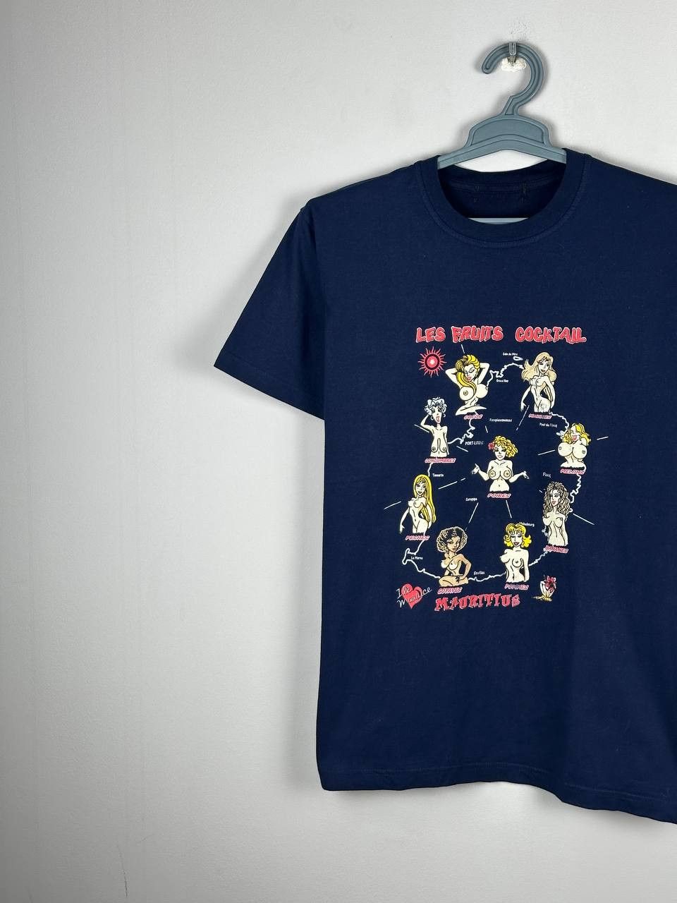 Vintage Vintage Naked Girls y2k tits porn graphic tee 90’s Size US M / EU 48-50 / 2 - 2 Thumbnail