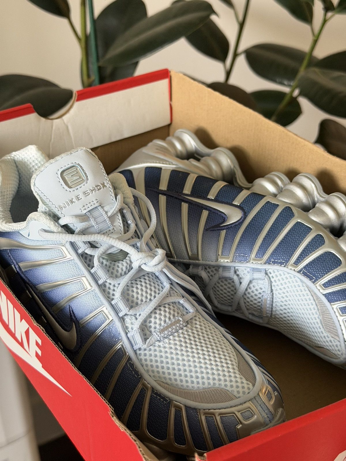 Nike Nike Shox TL Fade "Light Blue" Size 7M / 8.5W Size US 8.5 / IT 38.5 - 7 Thumbnail