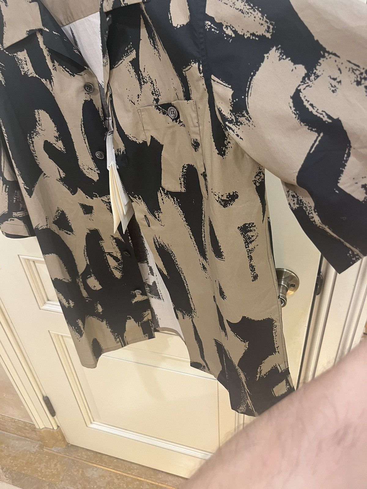 Alexander McQueen Graffiti logo print short sleeve shirt size 15++ Size US M / EU 48-50 / 2 - 18 Thumbnail