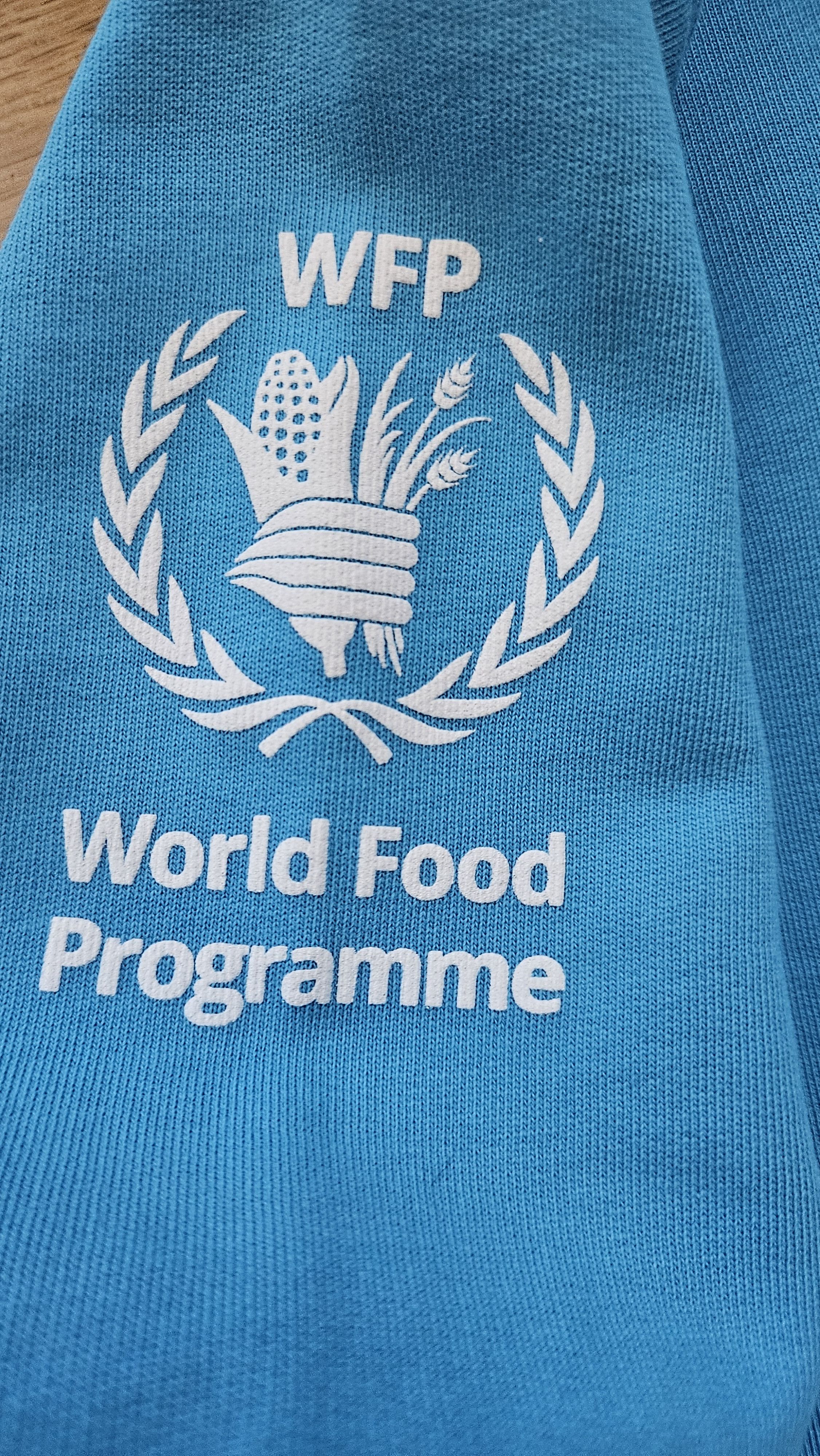Balenciaga Balenciaga rare World Food Programme Size US M / EU 48-50 / 2 - 4 Thumbnail