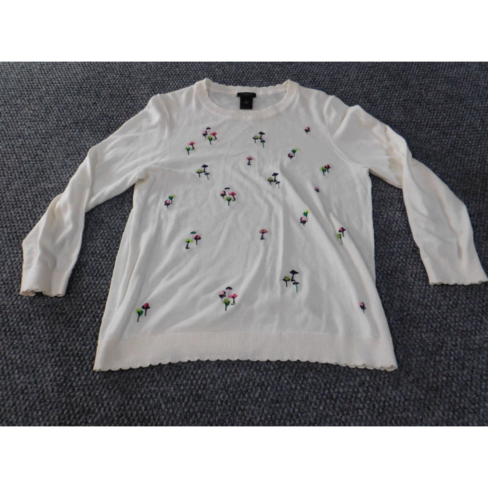 Ann Taylor Ann Taylor Sweater Pullover Floral Knit Crew Neck Beige Medium M Women Size M / US 6-8 / IT 42-44 - 4 Thumbnail