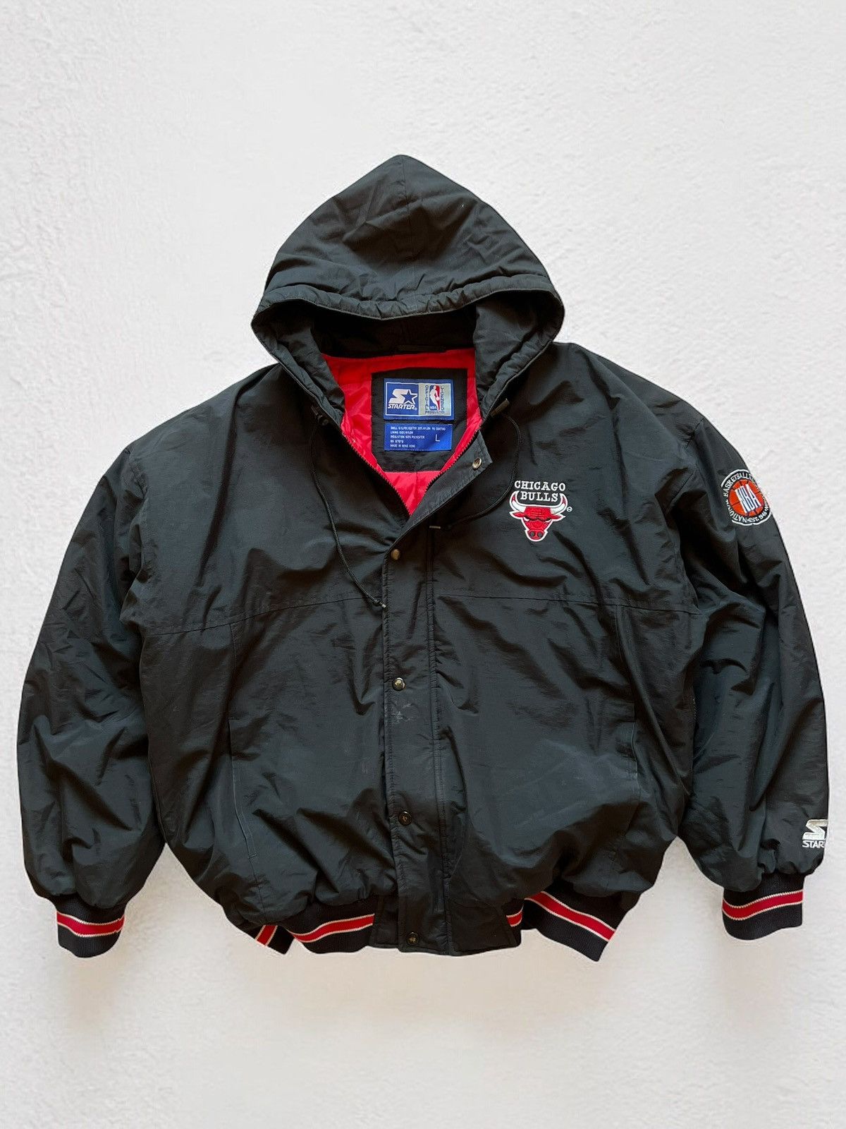 NBA × Starter CHICAGO BULLS VINTAGE HOODED JACKET NBA STARTER BOMBER Size US L / EU 52-54 / 3 - 5 Thumbnail