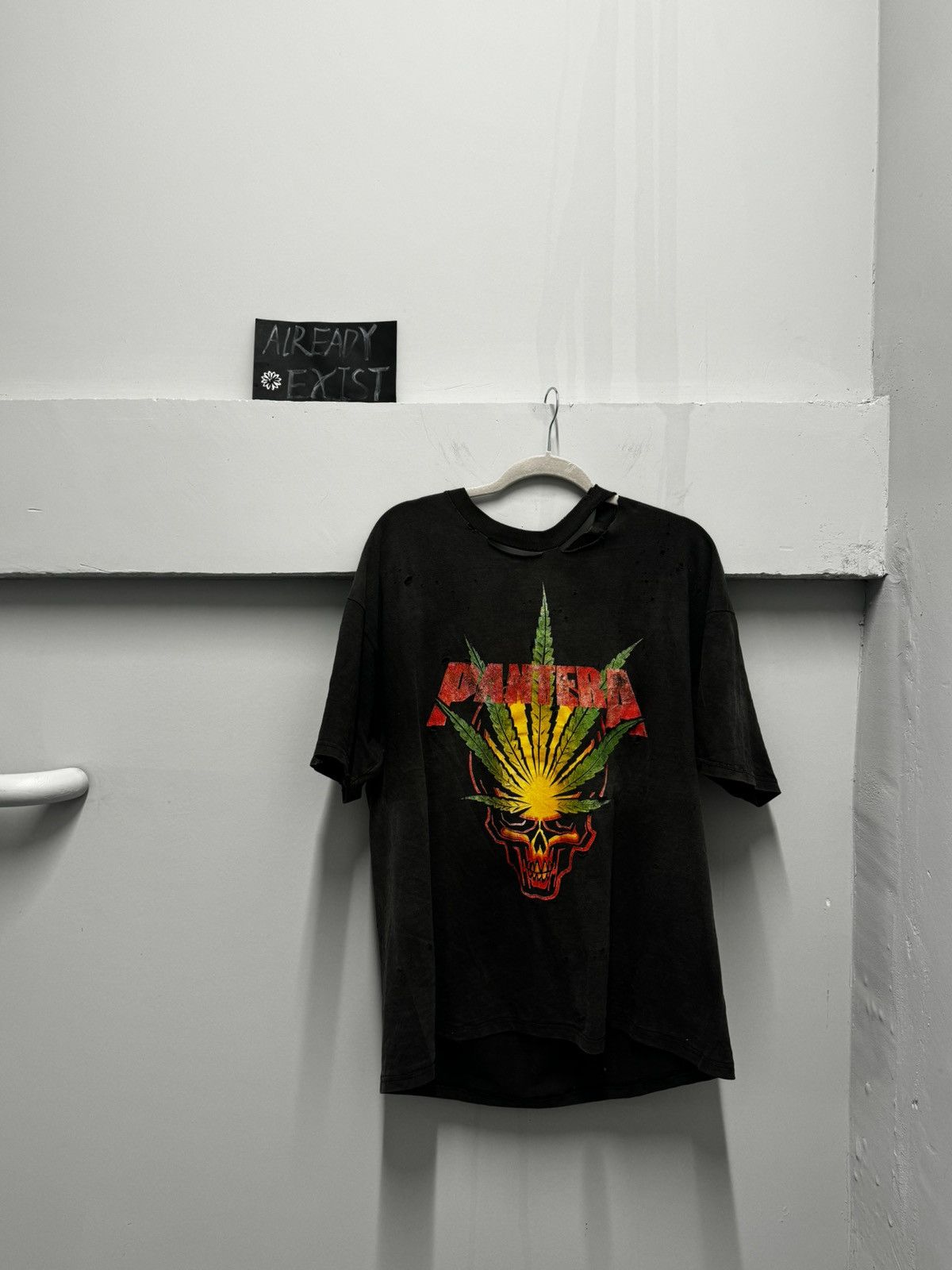 Vintage 90's Winterland PANTERA 101 Graphic Crewneck T-Shirt