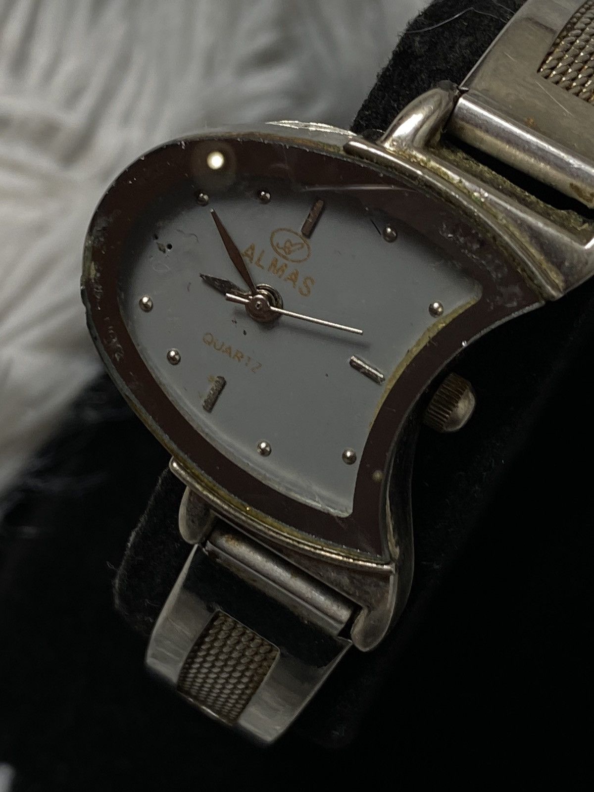 Vintage Elegant Curved Dial Rare Watch – Japanese Style Size ONE SIZE - 4 Thumbnail