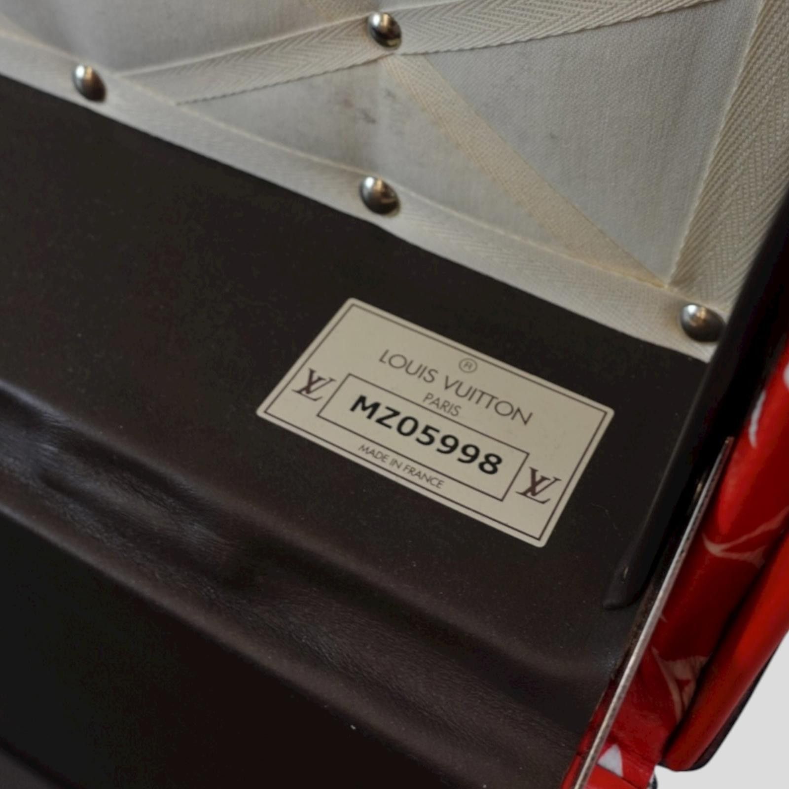Louis Vuitton Louis Vuitton X Supreme Trunk Size ONE SIZE - 11 Thumbnail