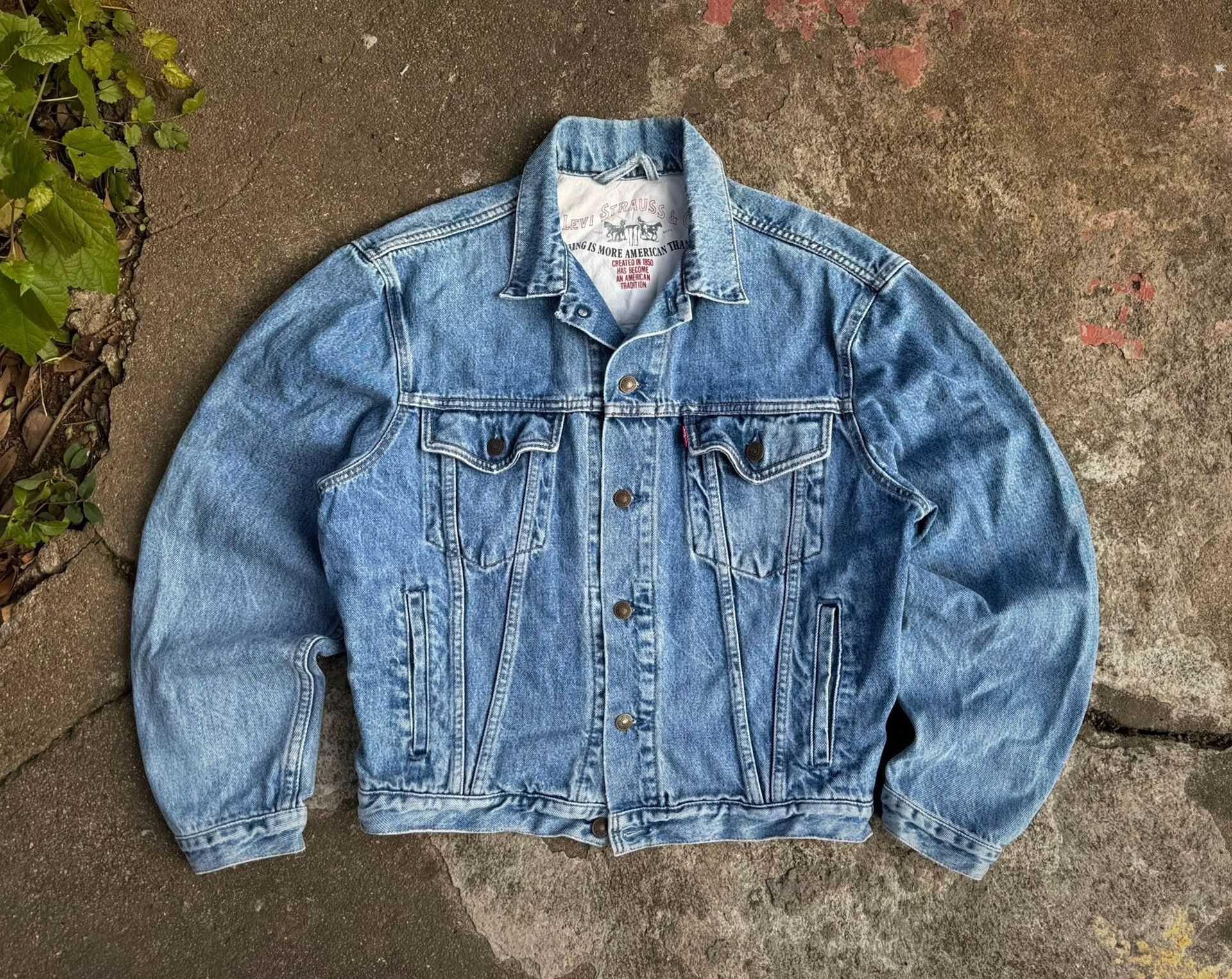 Vintage Vintage Levi's Boxy High-Waist Denim Jacket Size US M / EU 48-50 / 2 - 1 Thumbnail