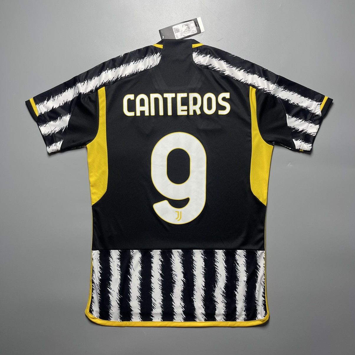 Adidas JUVENTUS ADIDAS 2024/2025 FOOTBALL HOME SOCCER JERSEY Size US M / EU 48-50 / 2 - 7 Thumbnail