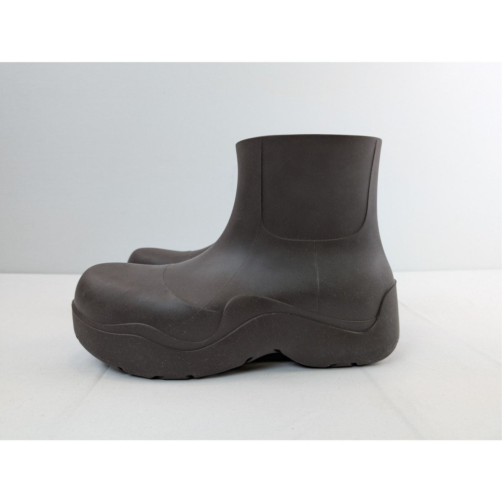 Bottega Veneta o1rshd1 Q:2 / Matt Rubber Puddle Ankle Boot in Fondant 46 Size US 13 / EU 46 - 10 Thumbnail
