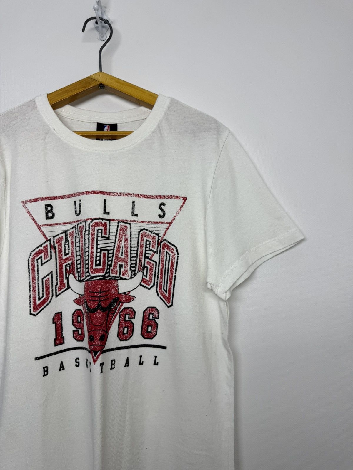 NBA Vintage Chicago Bulls Big Logo 1966 Size US M / EU 48-50 / 2 - 5 Thumbnail