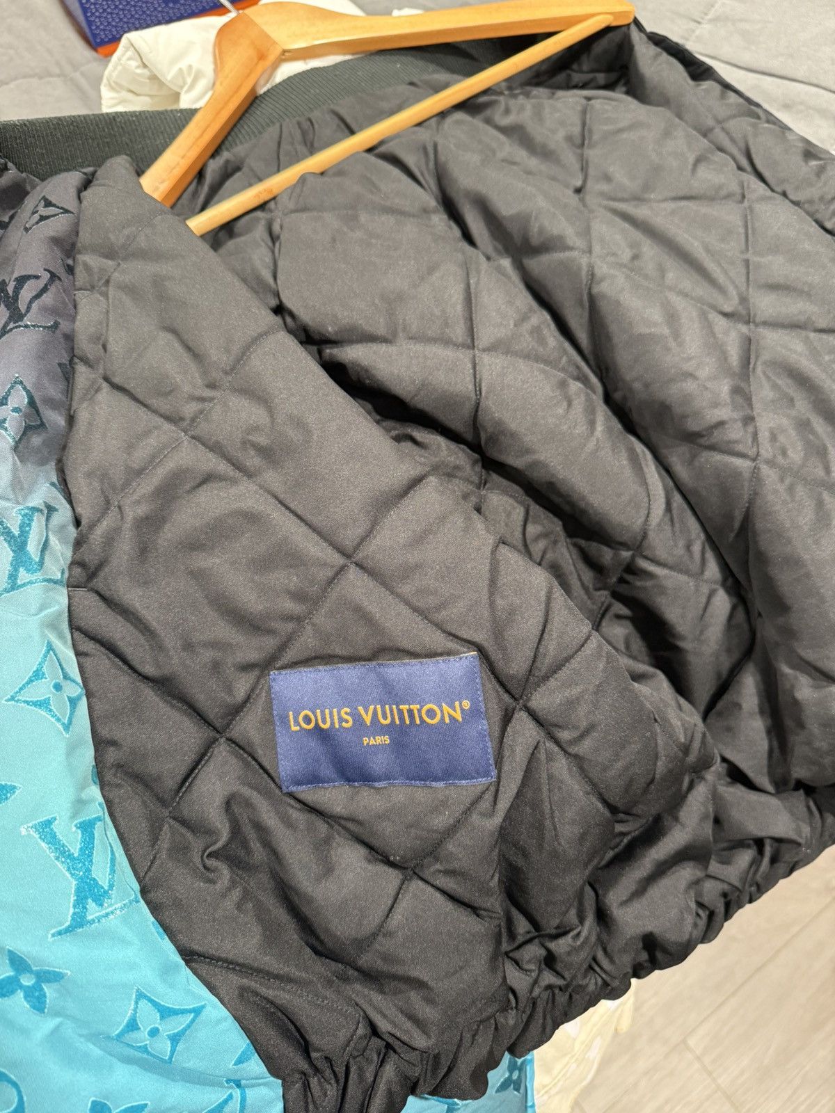 Louis Vuitton Louis Vuitton Gradient Flocked Monogram Bomber Jacket Size US M / EU 48-50 / 2 - 8 Thumbnail