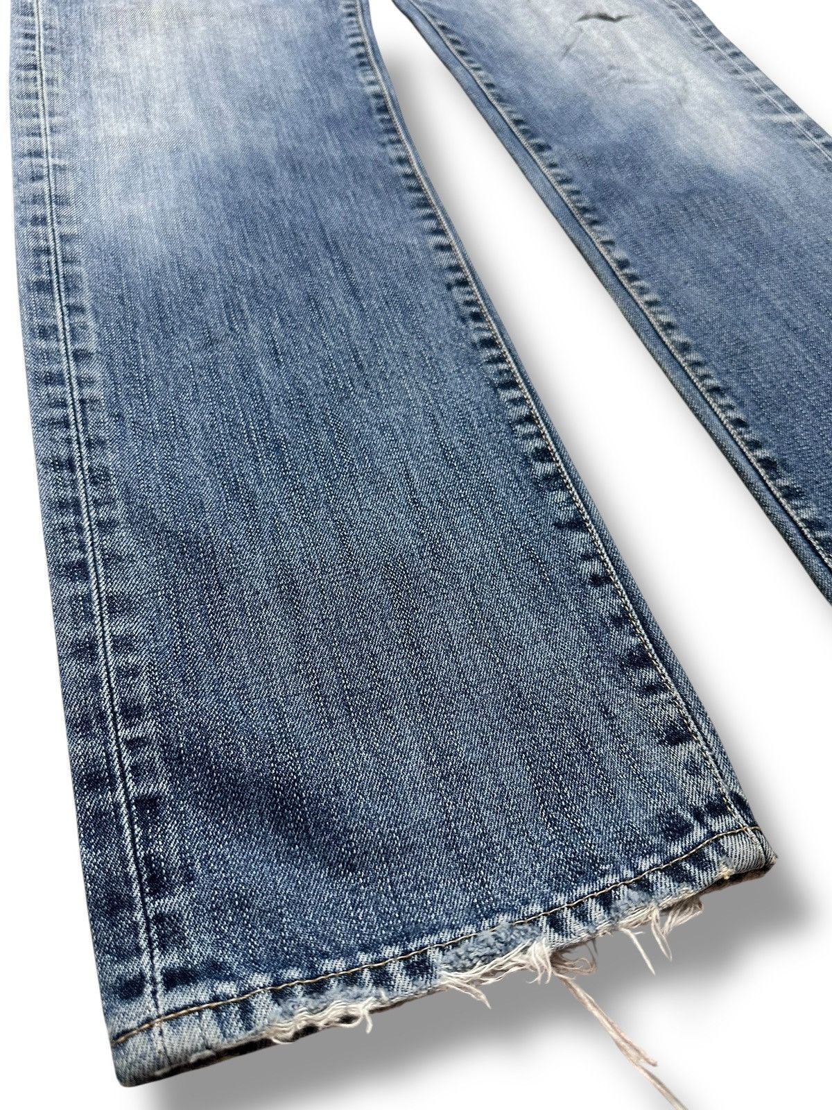 Uniqlo Vintage Uniqlo Regular Fit Straight Jeans With Bluewash Size US 32 / EU 48 - 14 Thumbnail