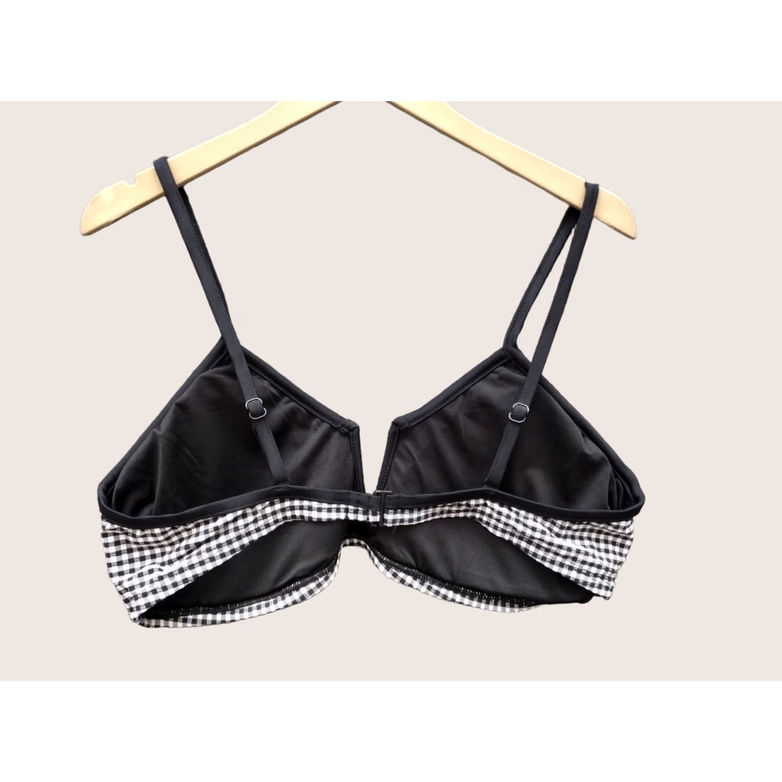 Vintage Time & Tru Swim Top 1X V-Wire Longline Black Spaghetti Adjustable Straps Bikini Top Womens 16W-18W Size XL / US 12-14 / IT 48-50 - 1 Thumbnail