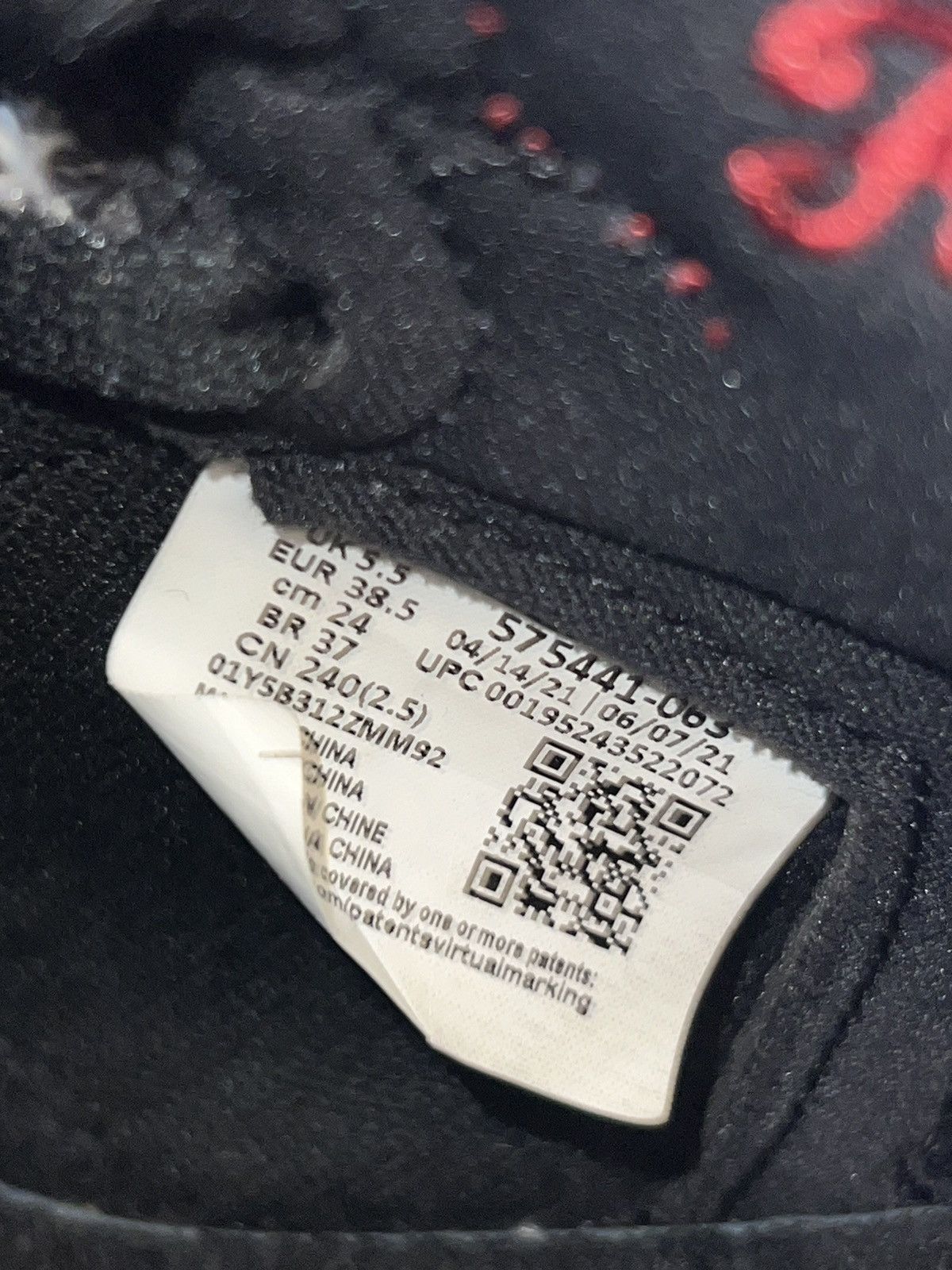 Jordan Brand Jordan 1 Retro High OG Patent Bred Size US 6 / EU 39 - 8 Thumbnail