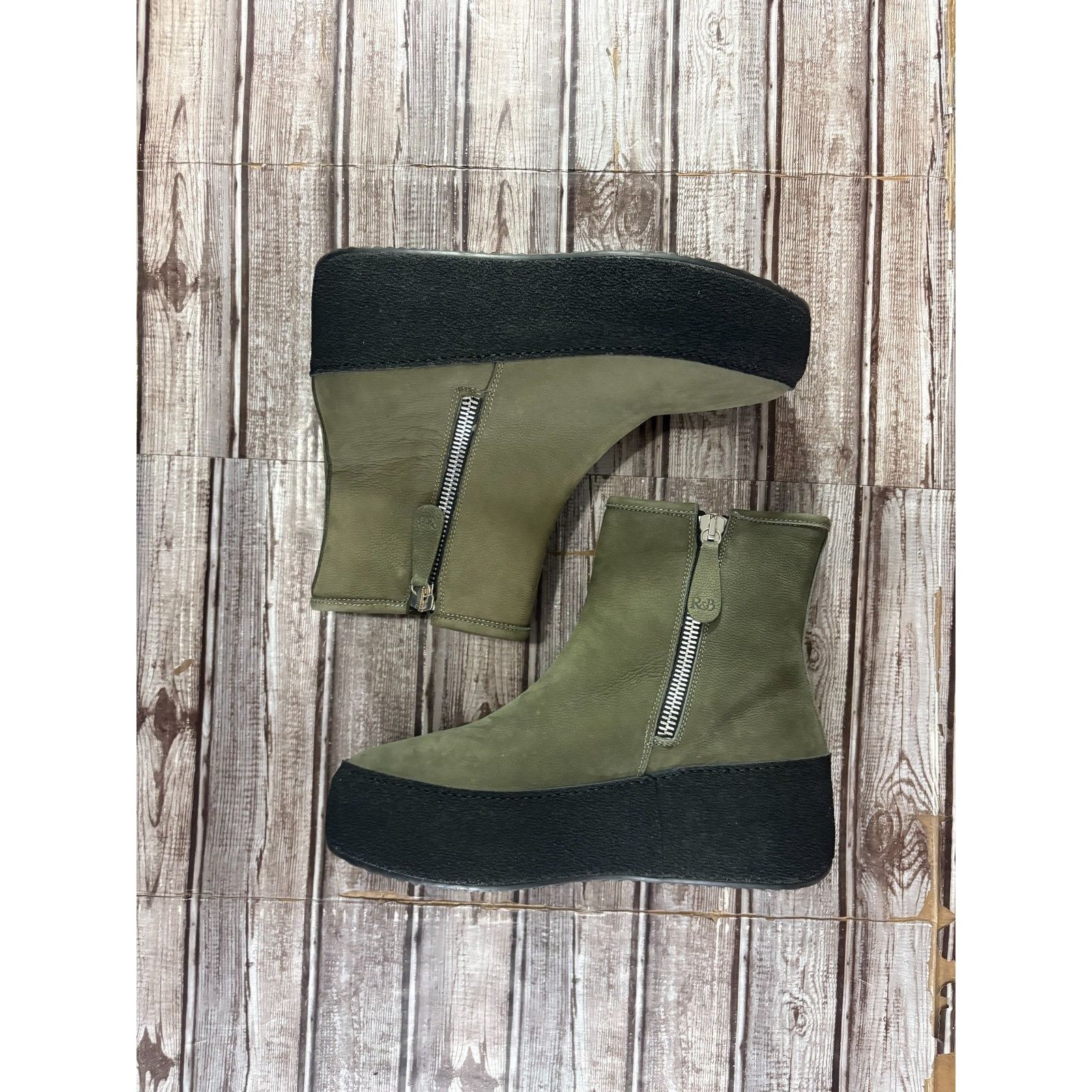 Russell & Bromley RUSSELL & BROMLEY Double Zip Flatform shearling Boot sz 41 U Size US 10 / IT 40 - 4 Thumbnail