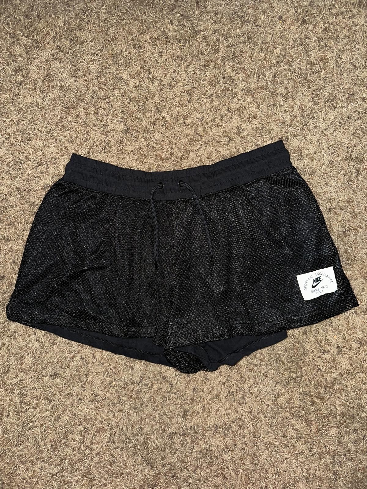 Nike Nike Women Sportswear Heritage Mesh Short Size 36" / US 14 / IT 50 - 1 Thumbnail