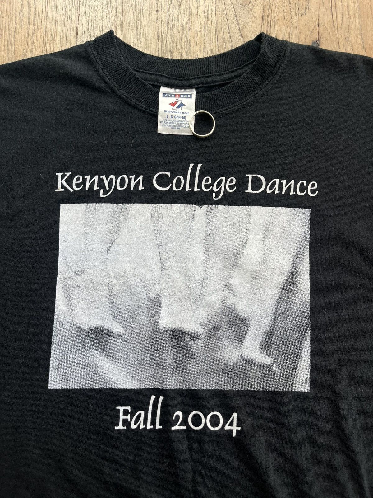 Vintage Vintage Kenyon College Dance Fall 2004’s Photo Tshirt Size US S / EU 44-46 / 1 - 5 Thumbnail