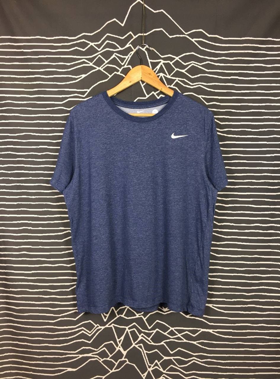 Nike × Vintage The Nike Tee Swoosh Logo Dri-Fit Sportswear Tee Size US L / EU 52-54 / 3 - 1 Thumbnail