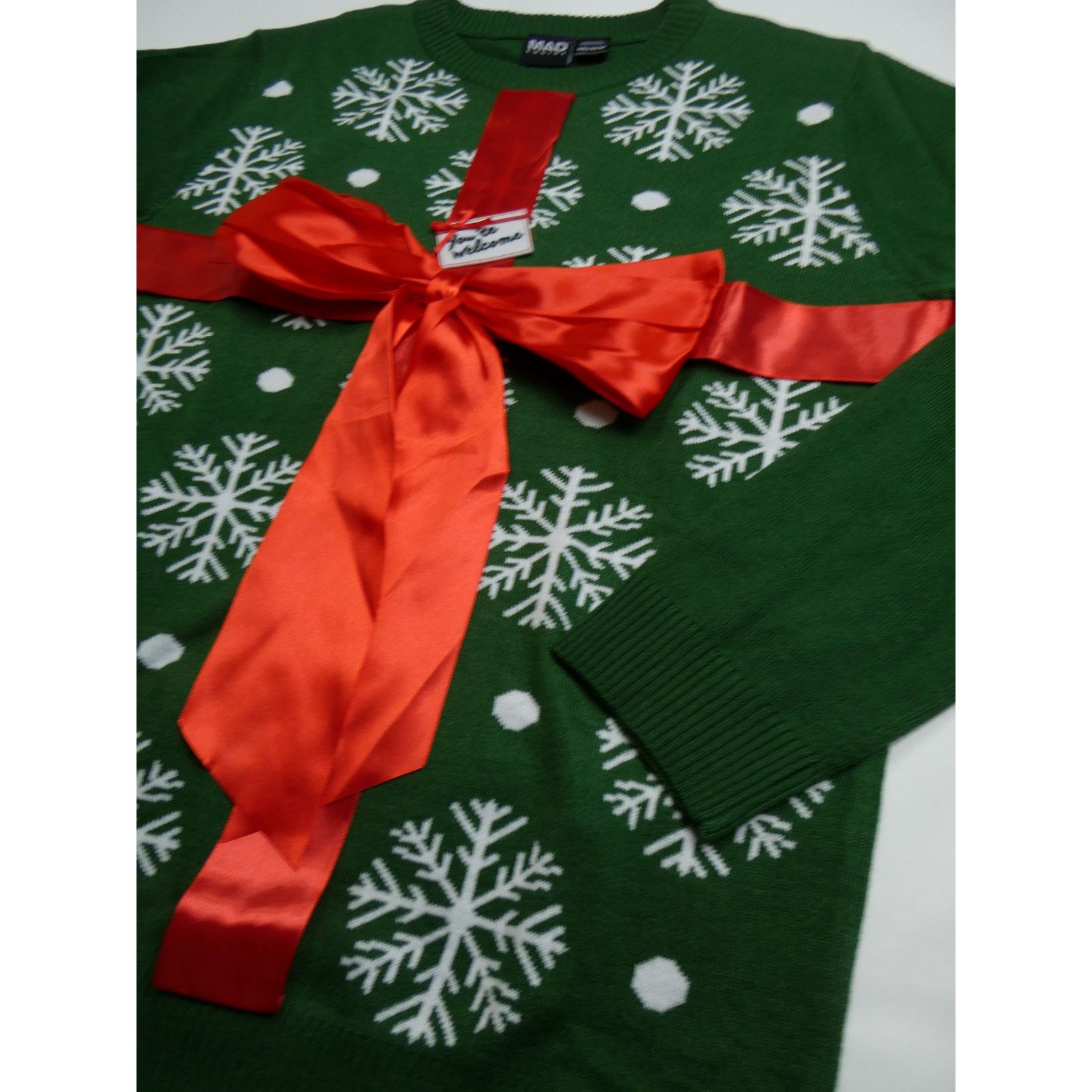 Holiday Brand MAD ENGINE holiday sweater Present and snowflakes medium NEW Size US M / EU 48-50 / 2 - 3 Thumbnail