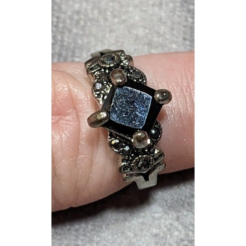 Other Gothic Floral Black Gemmed Ring With Marcasite Accents Size ONE SIZE - 1 Thumbnail