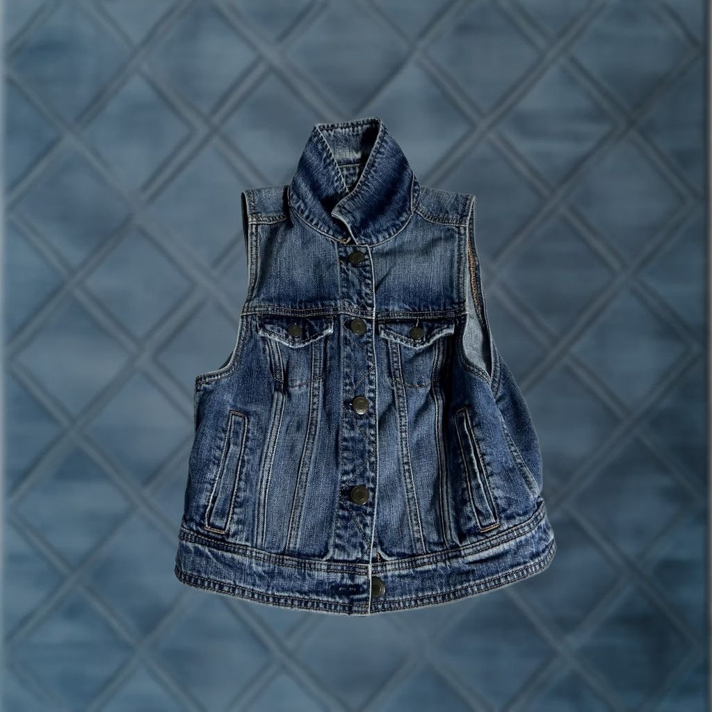 American Eagle Outfitters VINTAGE American Eagle Outfitters Denim Vest Women’s Medium Wash Pockets Button Short Sleeveless Blue Womens Size M / US 6-8 / IT 42-44 - 1 Thumbnail