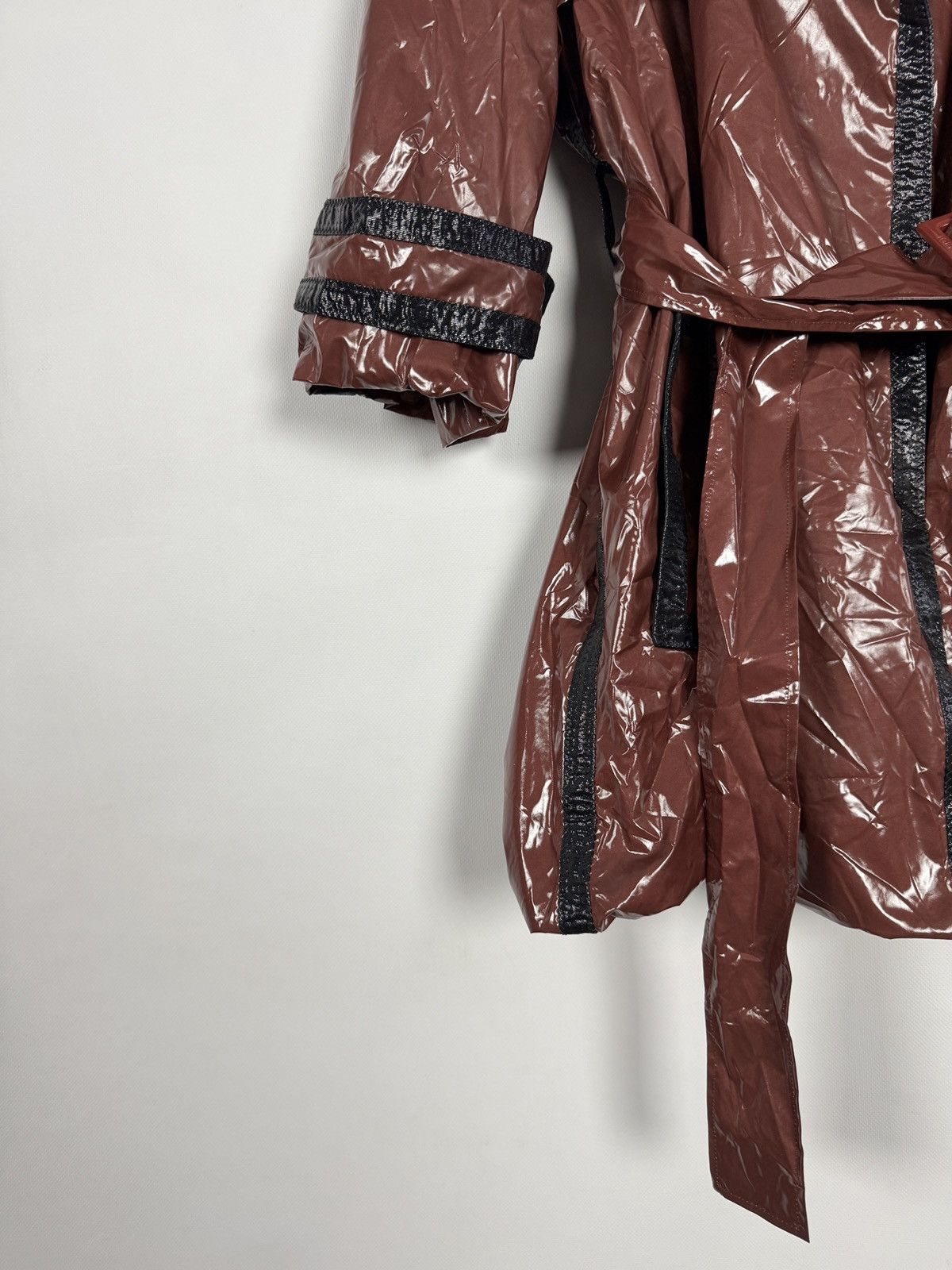 Louis Vuitton Louis Vuitton Vintage Glossy Coated Trench Jacket Belted Size S / US 4 / IT 40 - 4 Thumbnail