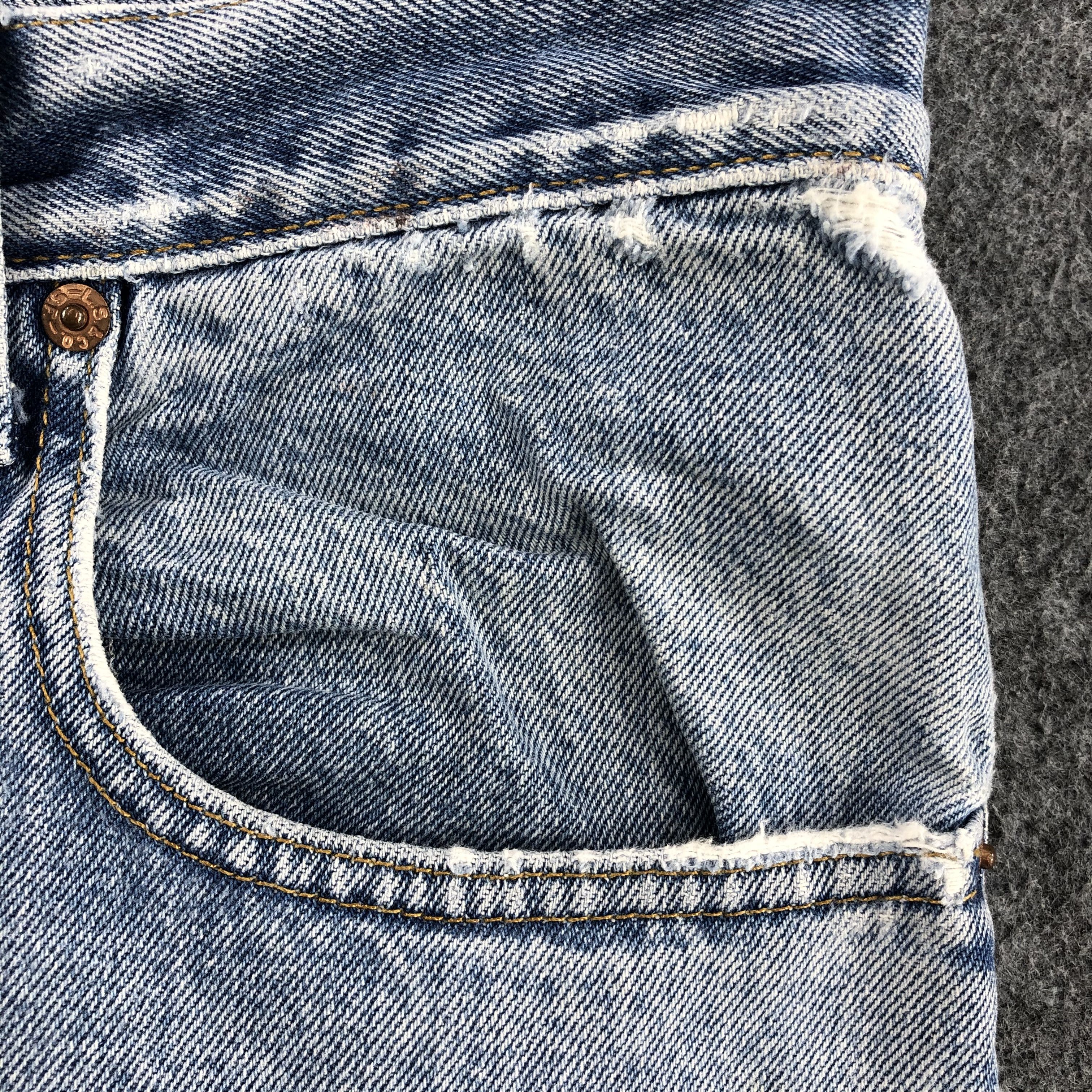Levi's Vintage 90s Light Wash Levis 560 Jeans-J1690 Size US 34 / EU 50 - 14 Thumbnail