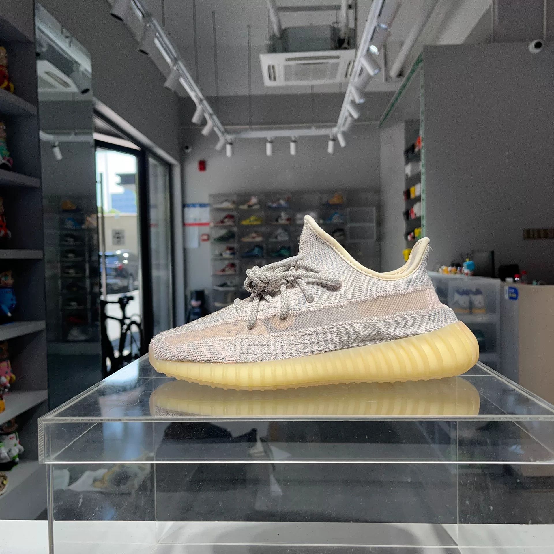 Yeezy Yeezy Pink Lowtop Sneakers 39 Men Size US 6.5 / EU 39-40 - 1 Thumbnail