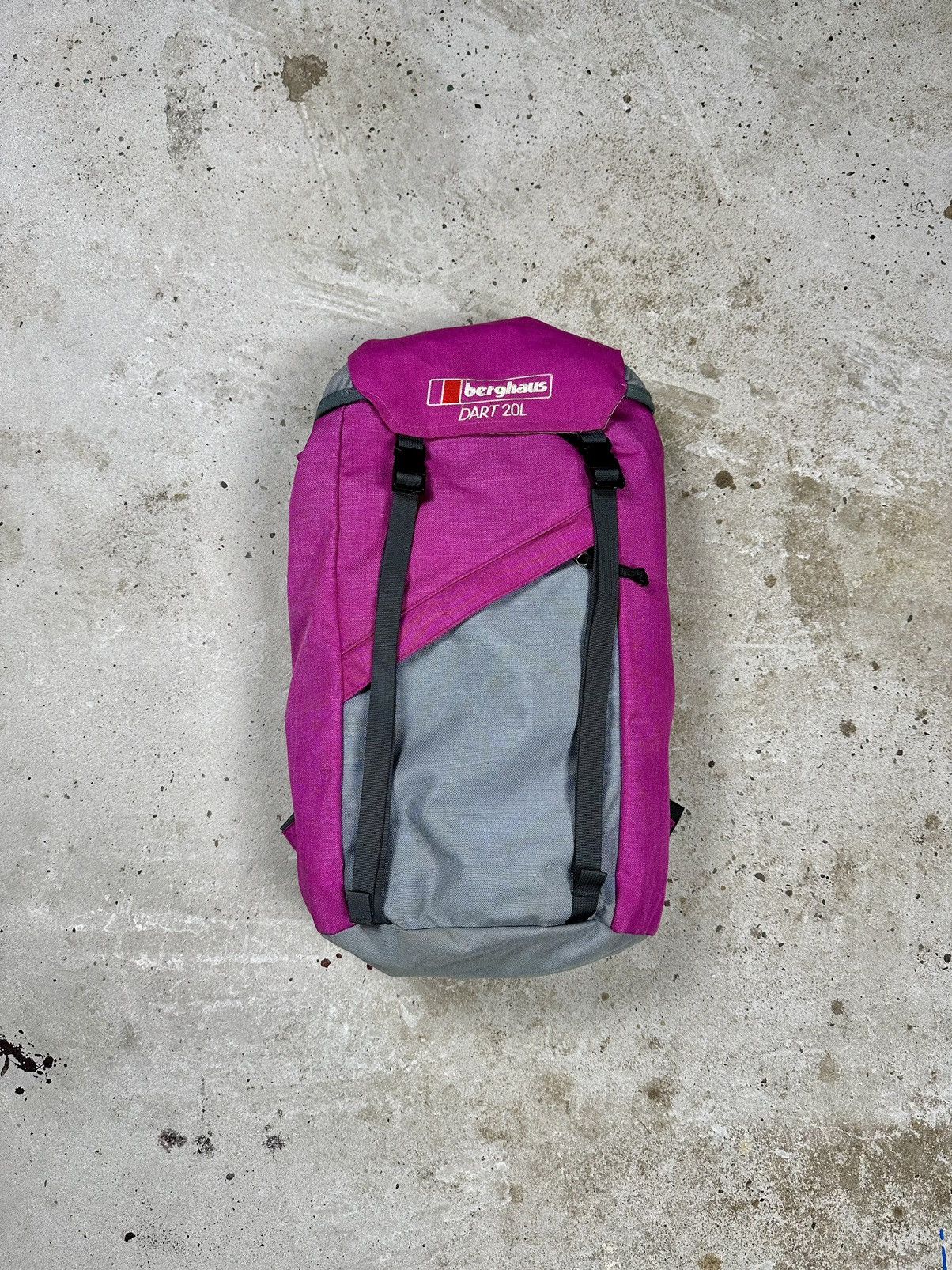 Berghaus Vintage Y2K Berghaus Dart 20L Rucksack Backpack Outdoor Size ONE SIZE - 1 Thumbnail