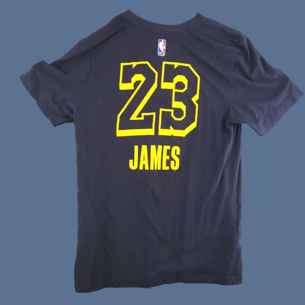 Nike Nike Shirt Mens Medium Black Slim fit Short Sleeve Lebron James Lakers T-Shirt 90s? Size US M / EU 48-50 / 2 - 1 Thumbnail