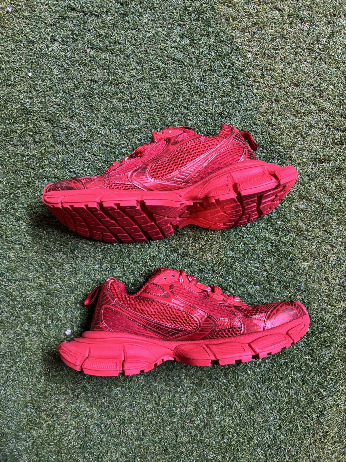 Balenciaga Balenciaga 3XL Red Size US 7 / EU 40 - 3 Thumbnail