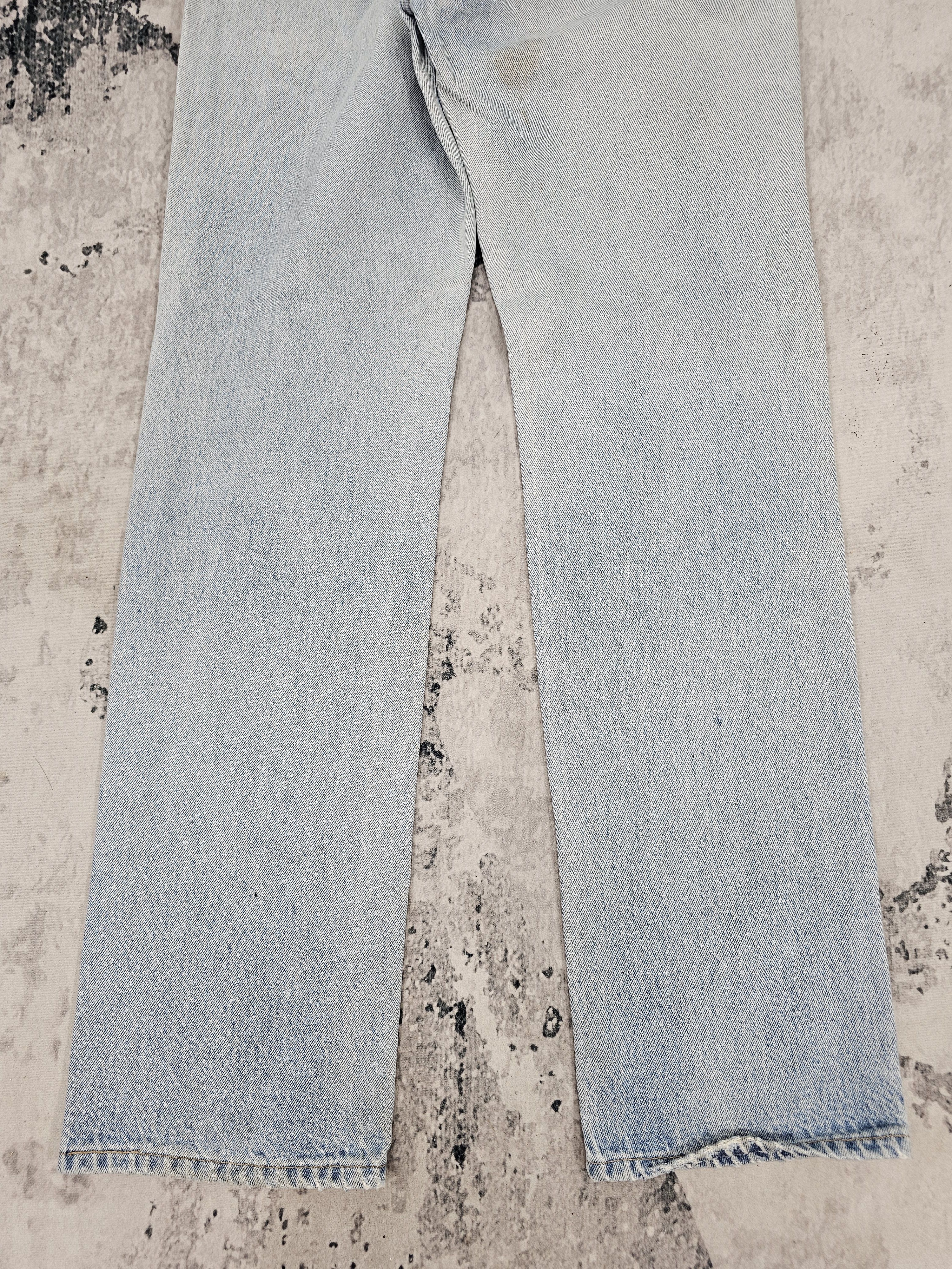 Levi's Vintage Clothing Vtg 90's LEVIS 501 Light Blue Jeans Made In USA L0539 Size US 28 / EU 44 - 4 Thumbnail